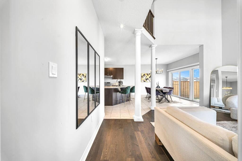 Lavish Home on Hamilton Mountain