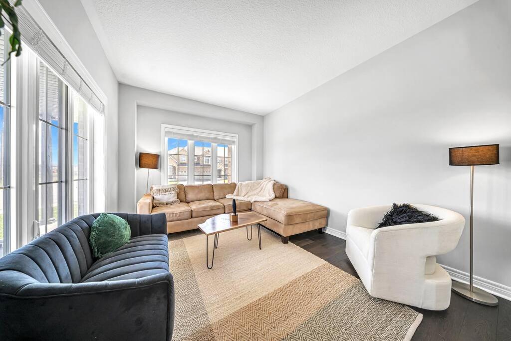 Lavish Home on Hamilton Mountain