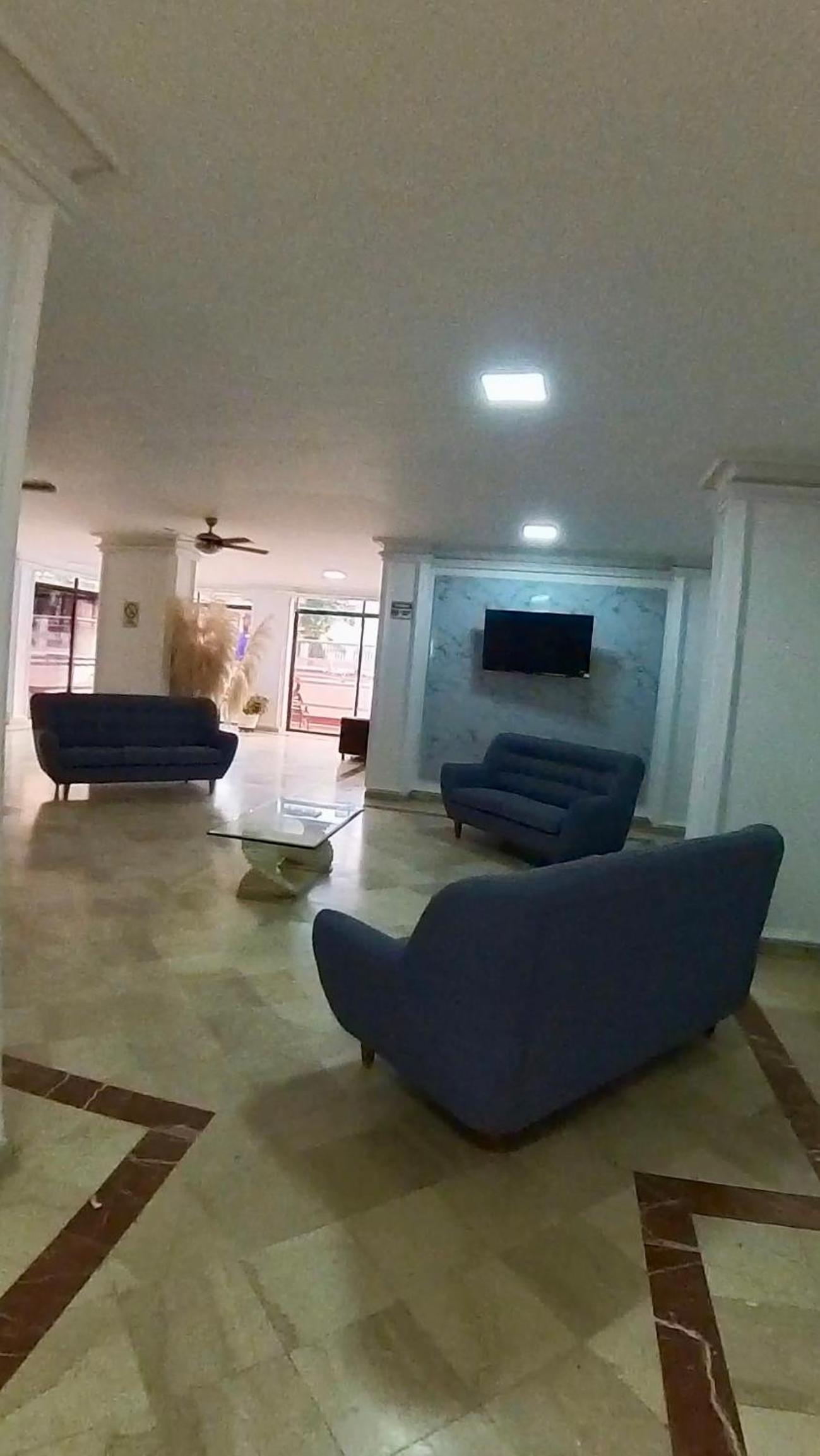Apartamento con Piscina, Cancha de Tenis, Nuevo Rodadero, Santa Marta