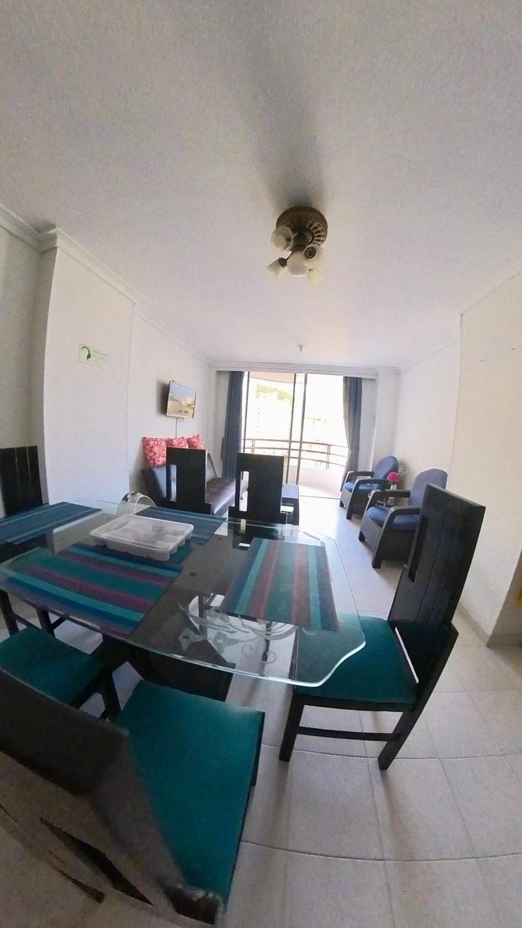 Apartamento con Piscina, Cancha de Tenis, Nuevo Rodadero, Santa Marta