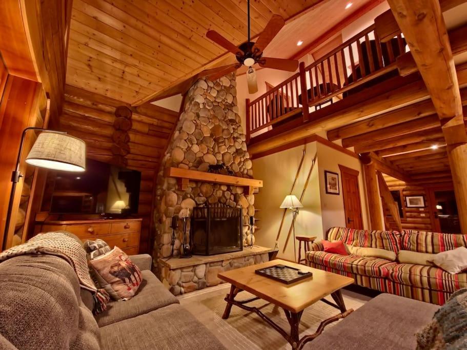 GrizzPaw Lodge - Mountain Resort - 5 Bedroom Chalet - Sleeps 14 People