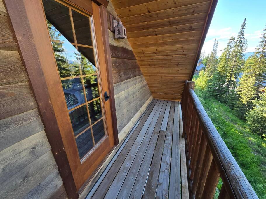 GrizzPaw Lodge - Mountain Resort - 5 Bedroom Chalet - Sleeps 14 People
