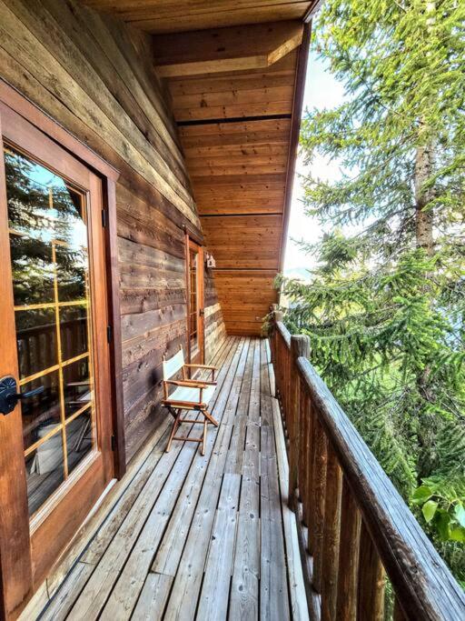 GrizzPaw Lodge - Mountain Resort - 5 Bedroom Chalet - Sleeps 14 People