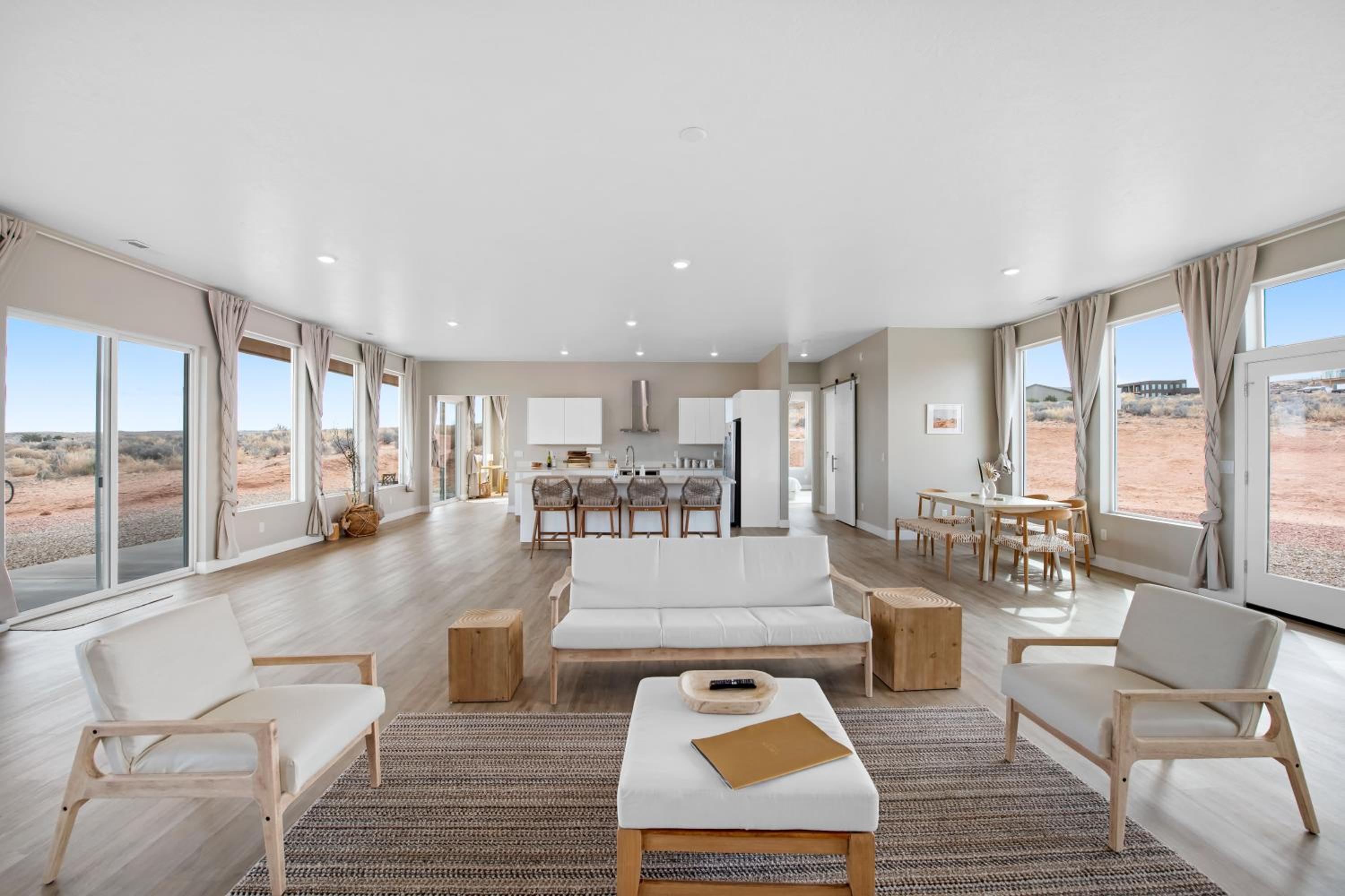 Page Arizona border town- Tranquil Zen Retreat with Amazing Mesa Views