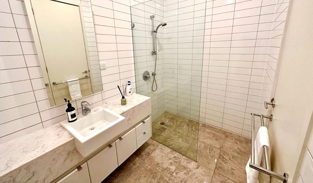 High-End Duplex Penthouse near Casino & MCEC with Two Private Balconies