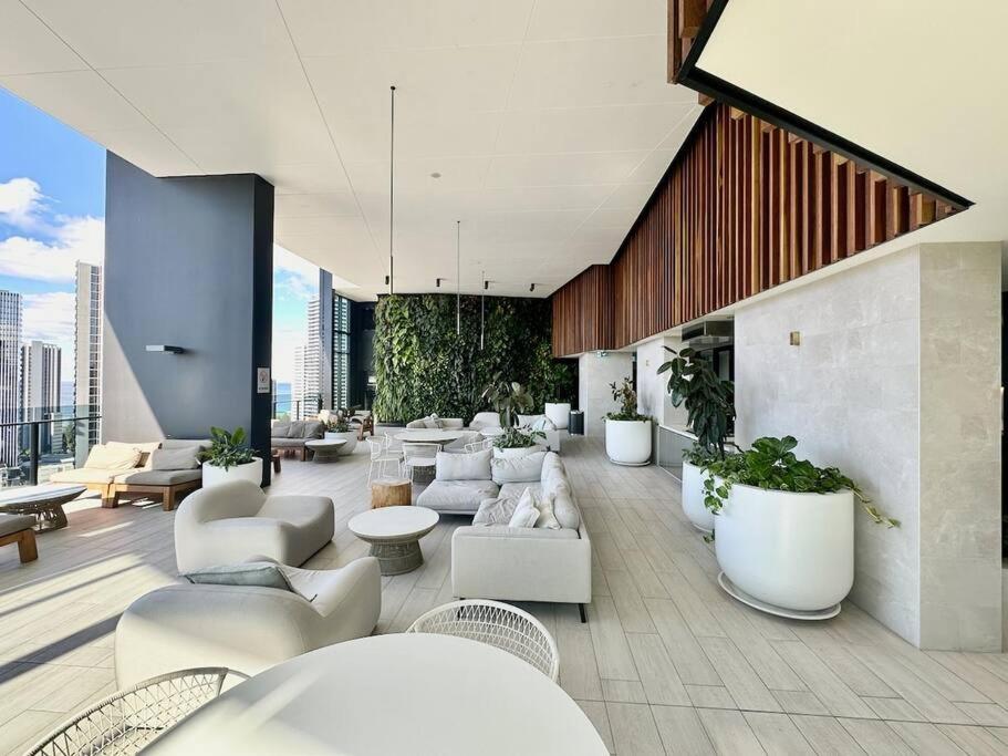 Luxury Star Residence 32nd Floor
