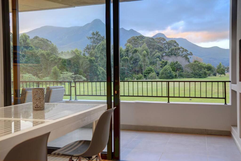 Luxury Deluxe 106 The Meadows view 3