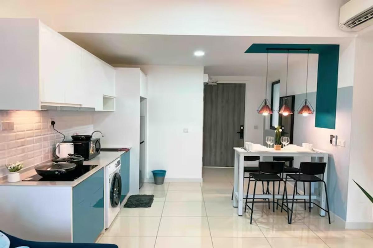 Continew Residence Cozy Suite by GUESTONIC