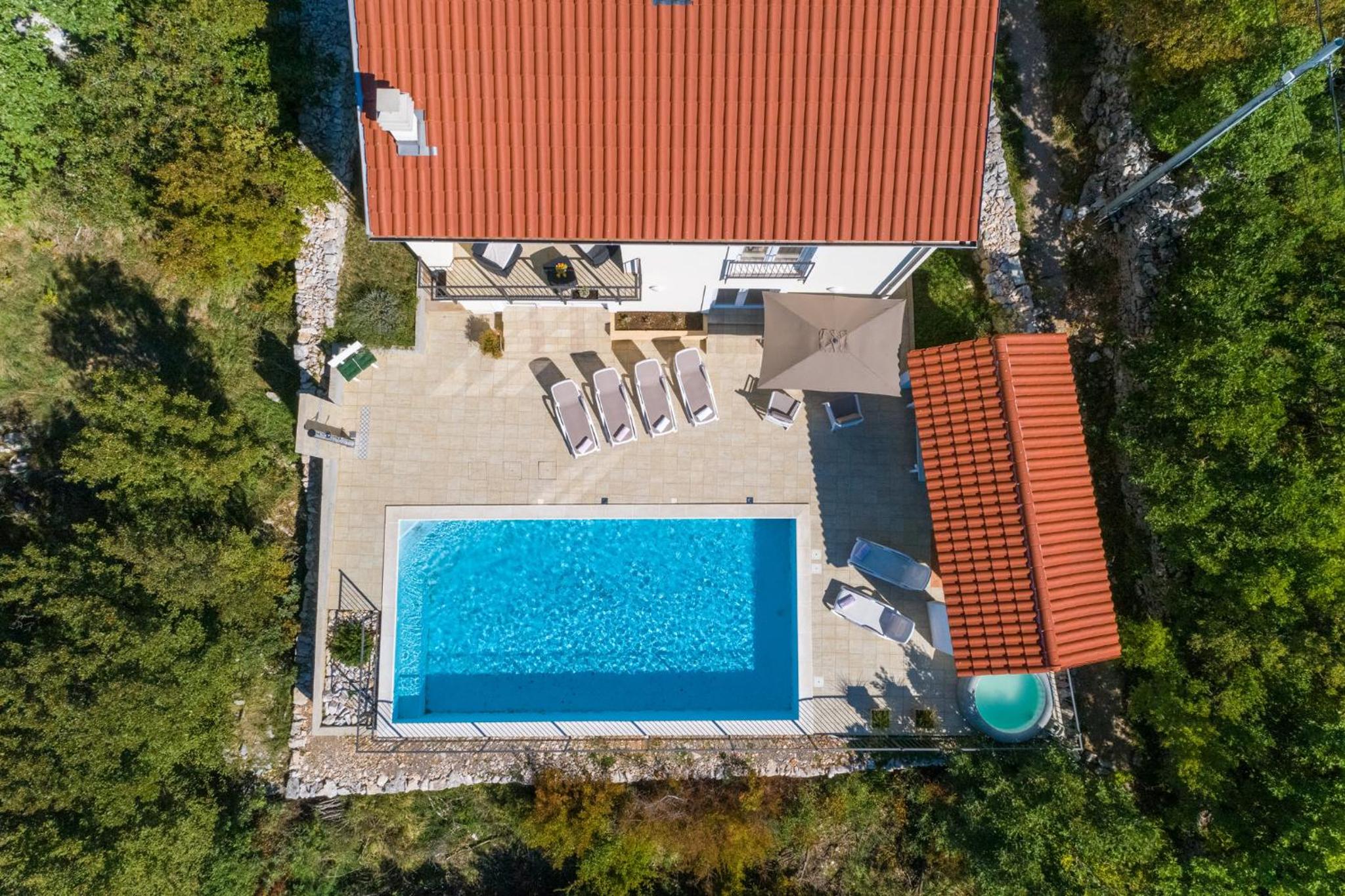 Holiday Home Aqua view 2