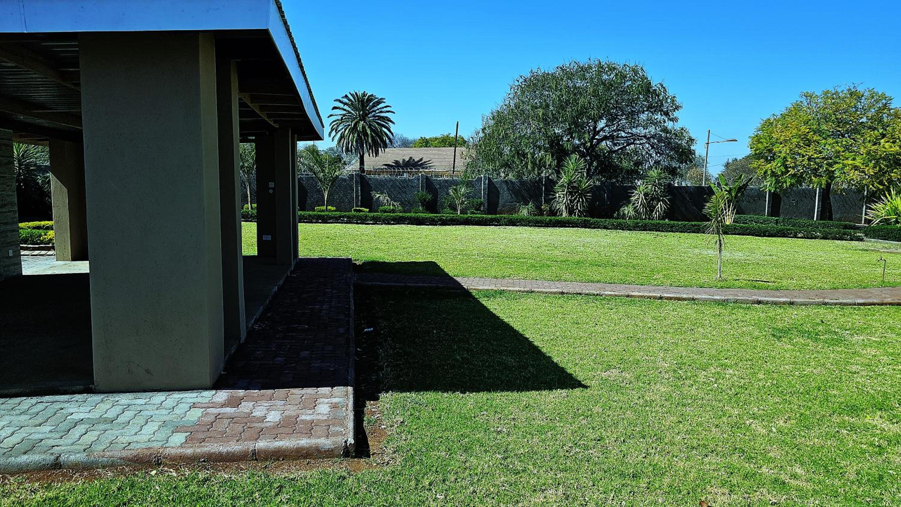 Photo 12