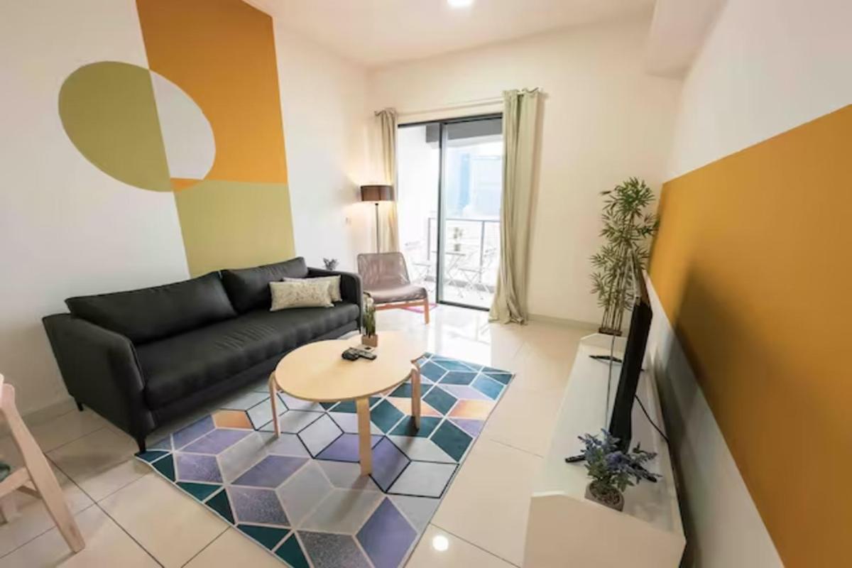 Continew Residence Cozy Suite by GUESTONIC
