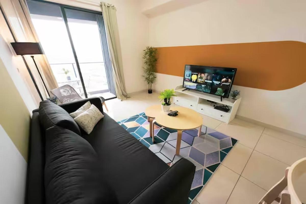 Continew Residence Cozy Suite by GUESTONIC