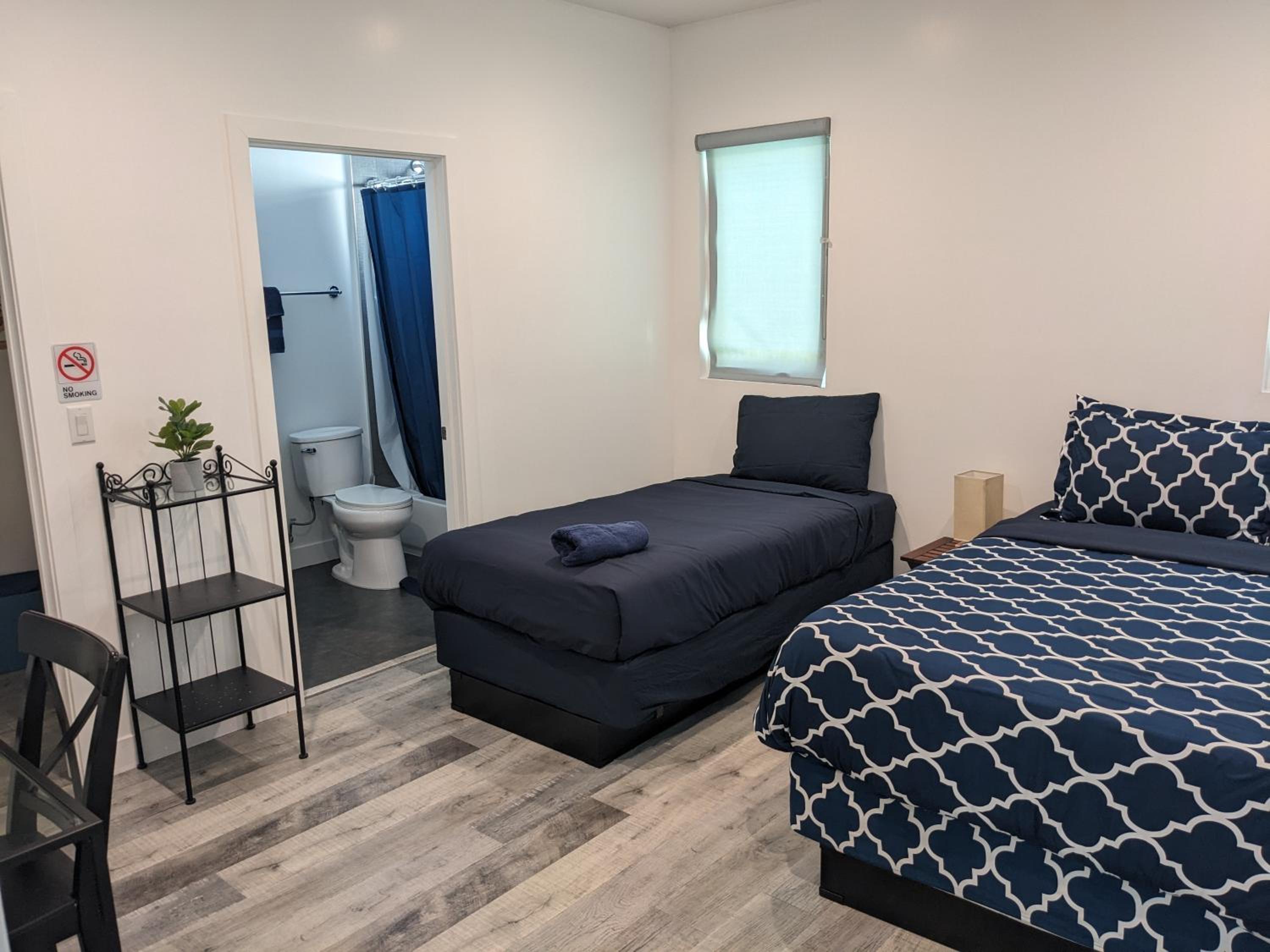 Cheerful 4BR home with parking in East Hollywood