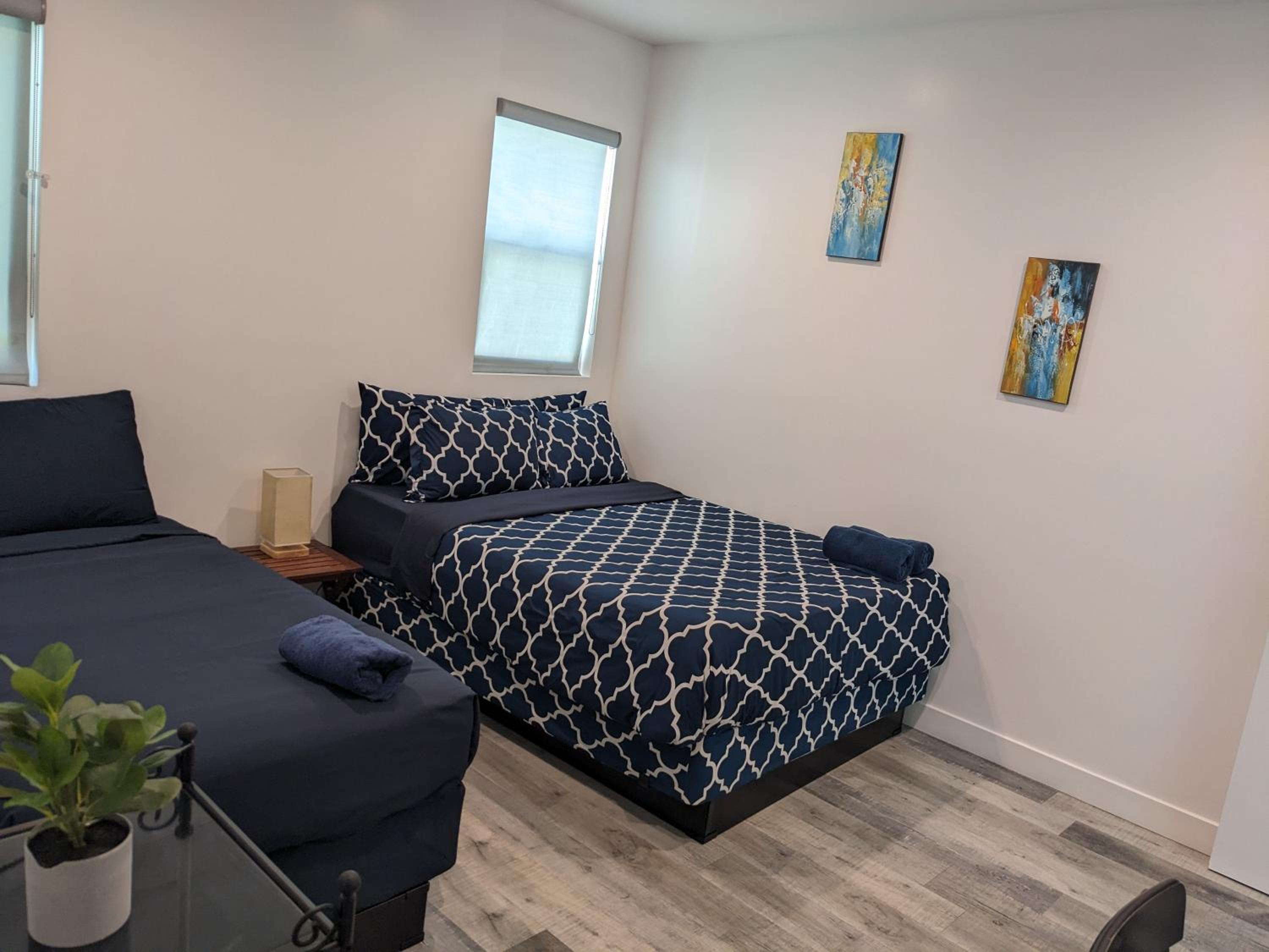 Cheerful 4BR home with parking in East Hollywood