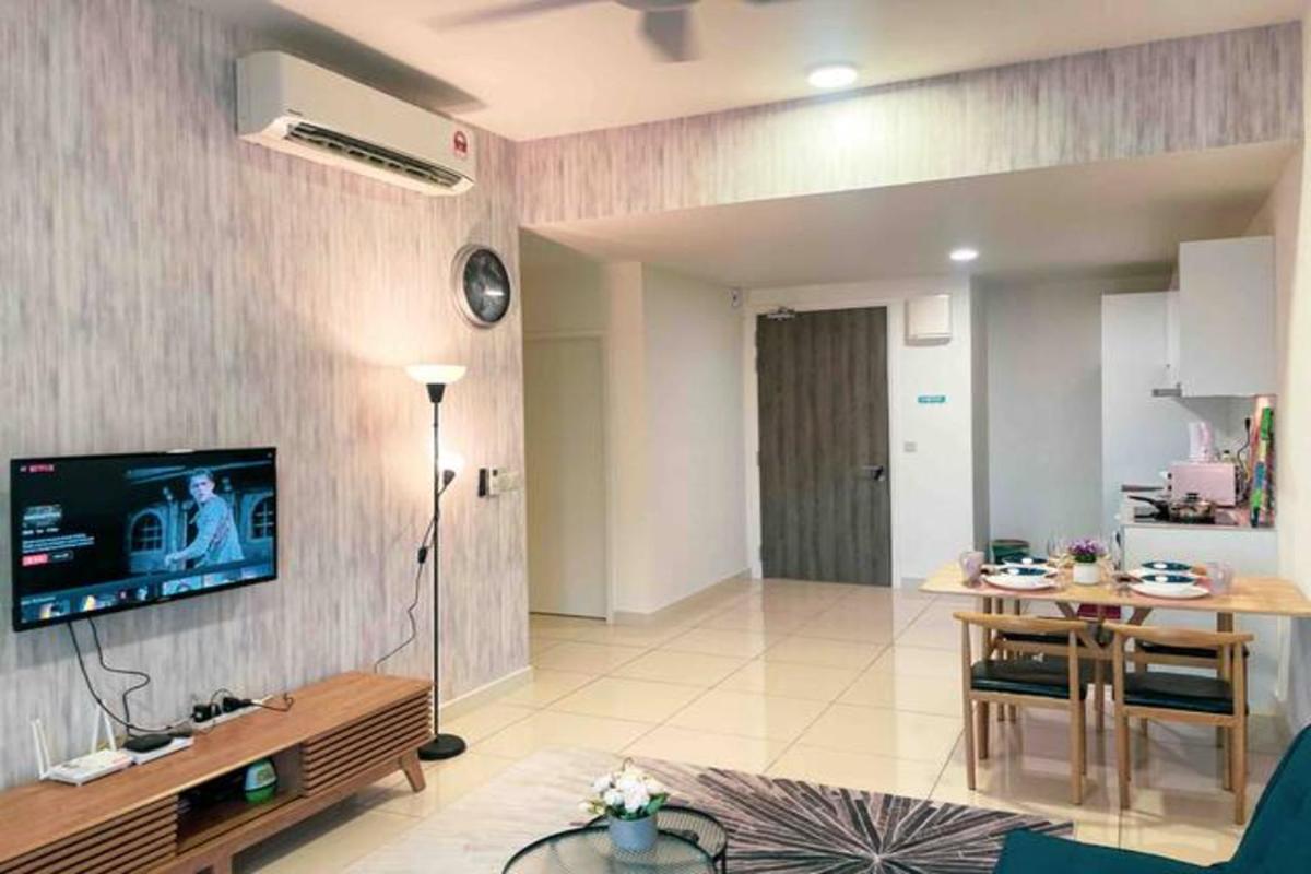 Continew Residence Cozy Suite by GUESTONIC