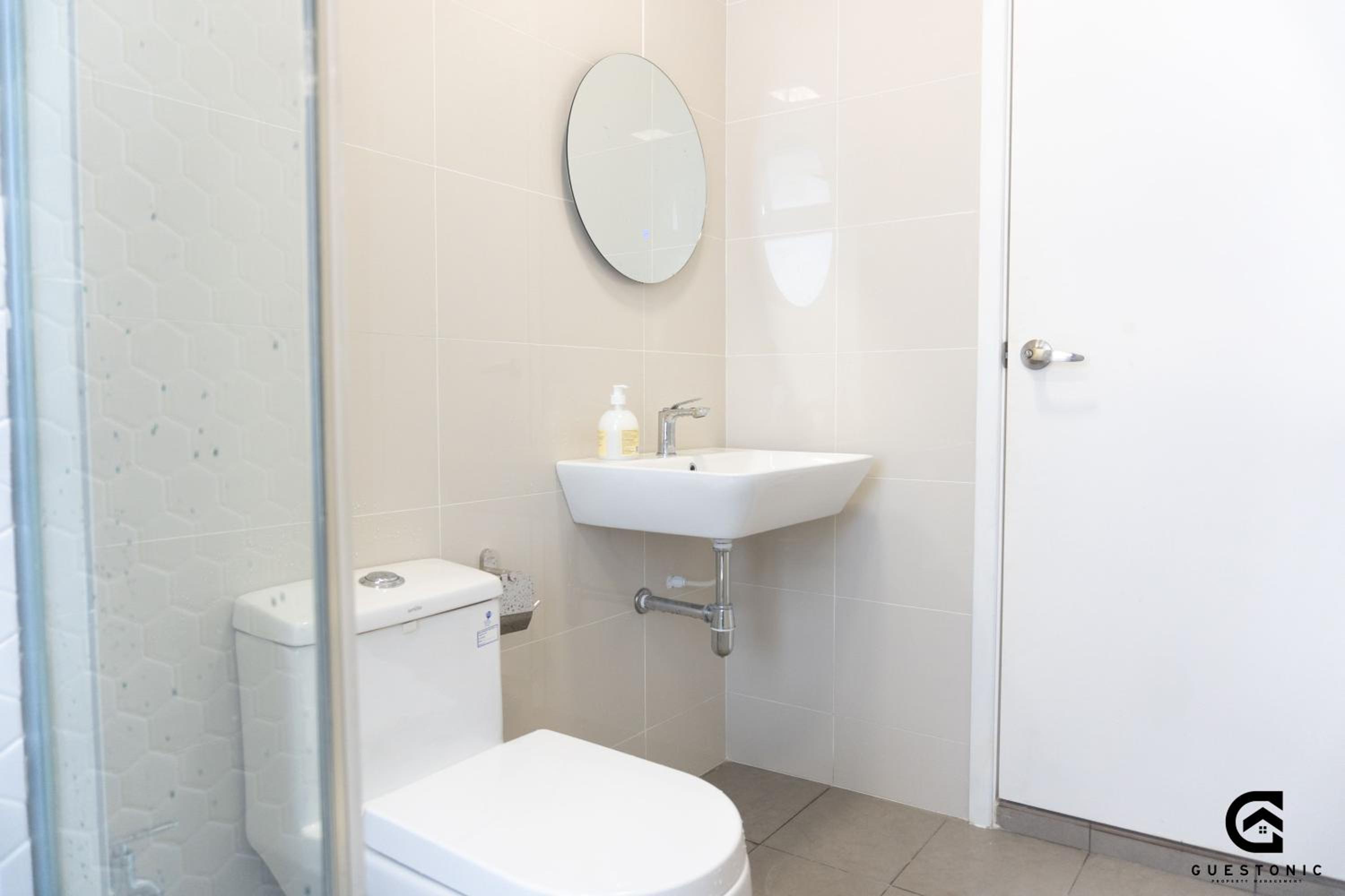 Continew Residence Cozy Suite by GUESTONIC