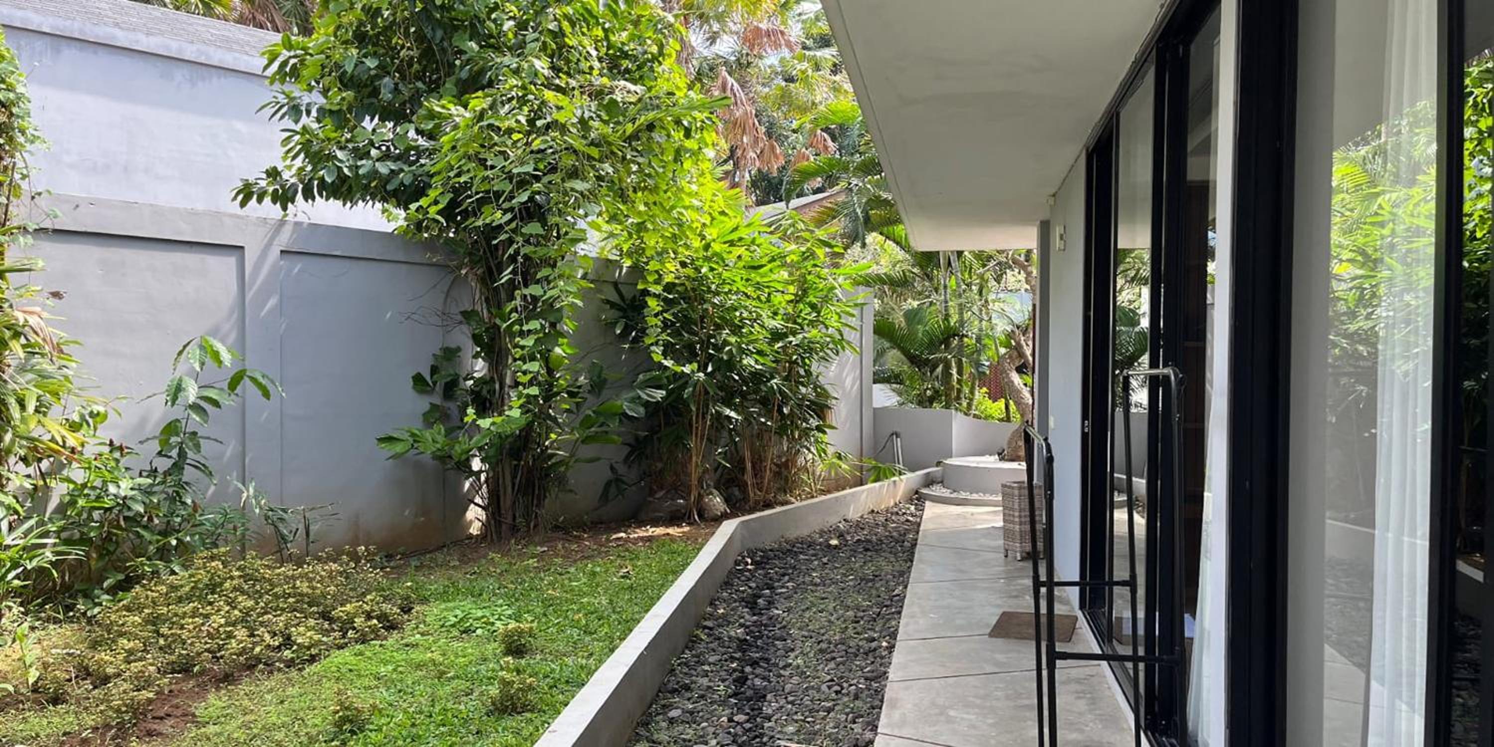 Dancing Hana Villa Nusa Dua - 1 Bedroom Villa with Sharing Pool Minimum Stay 2 Nights