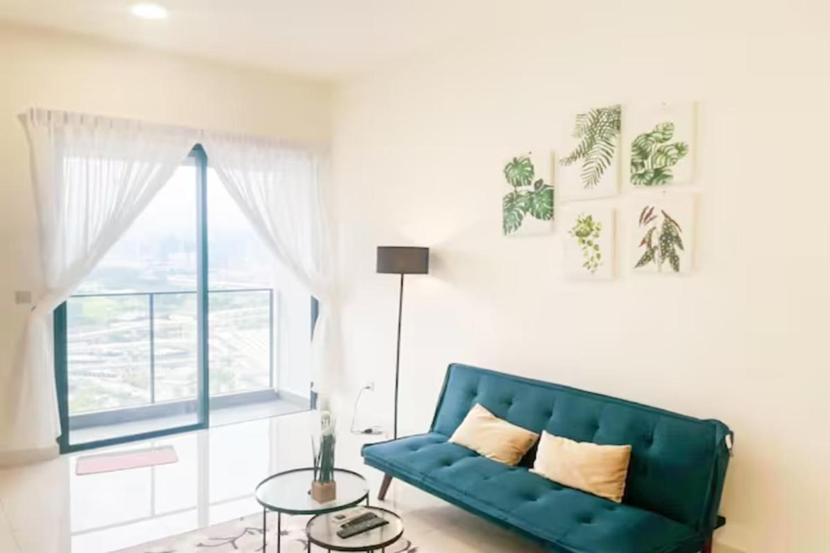 Continew Residence Cozy Suite by GUESTONIC