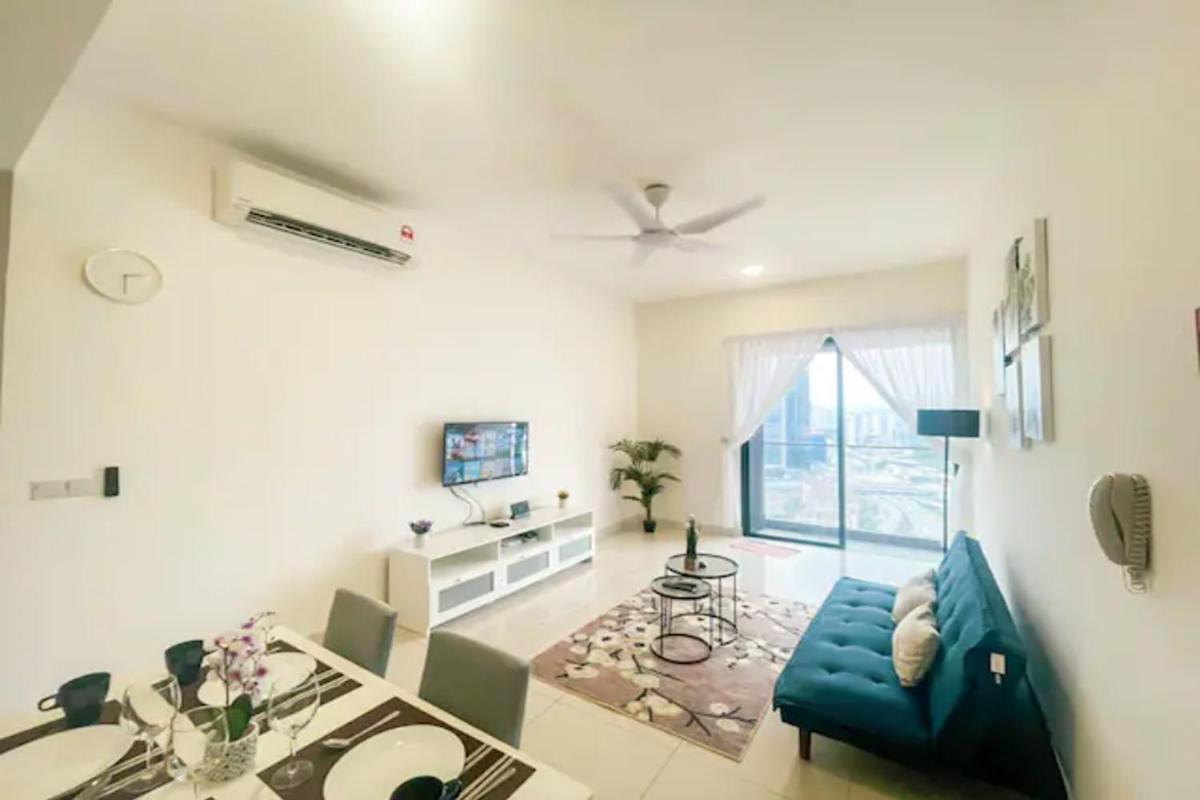Continew Residence Cozy Suite by GUESTONIC
