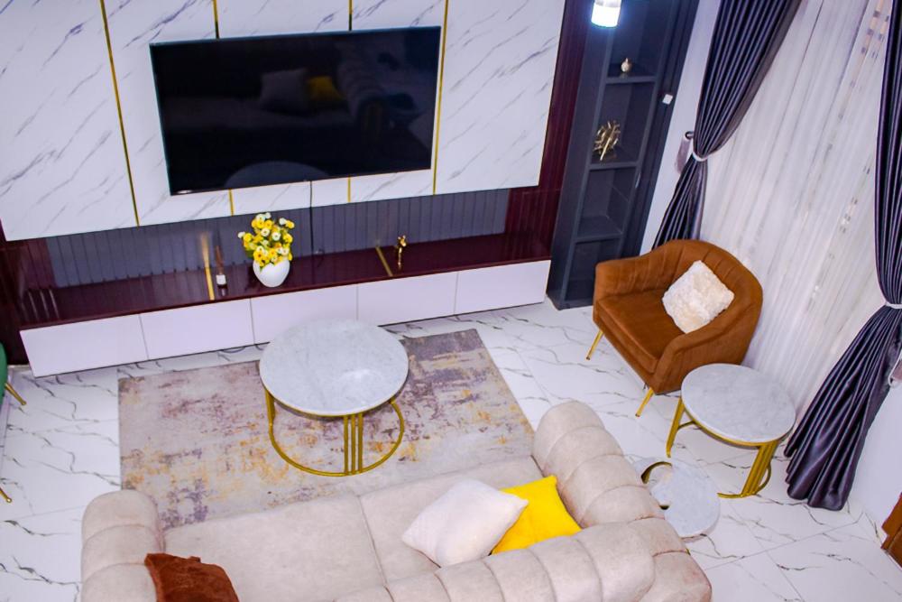Furnished 4 bedroom duplex
