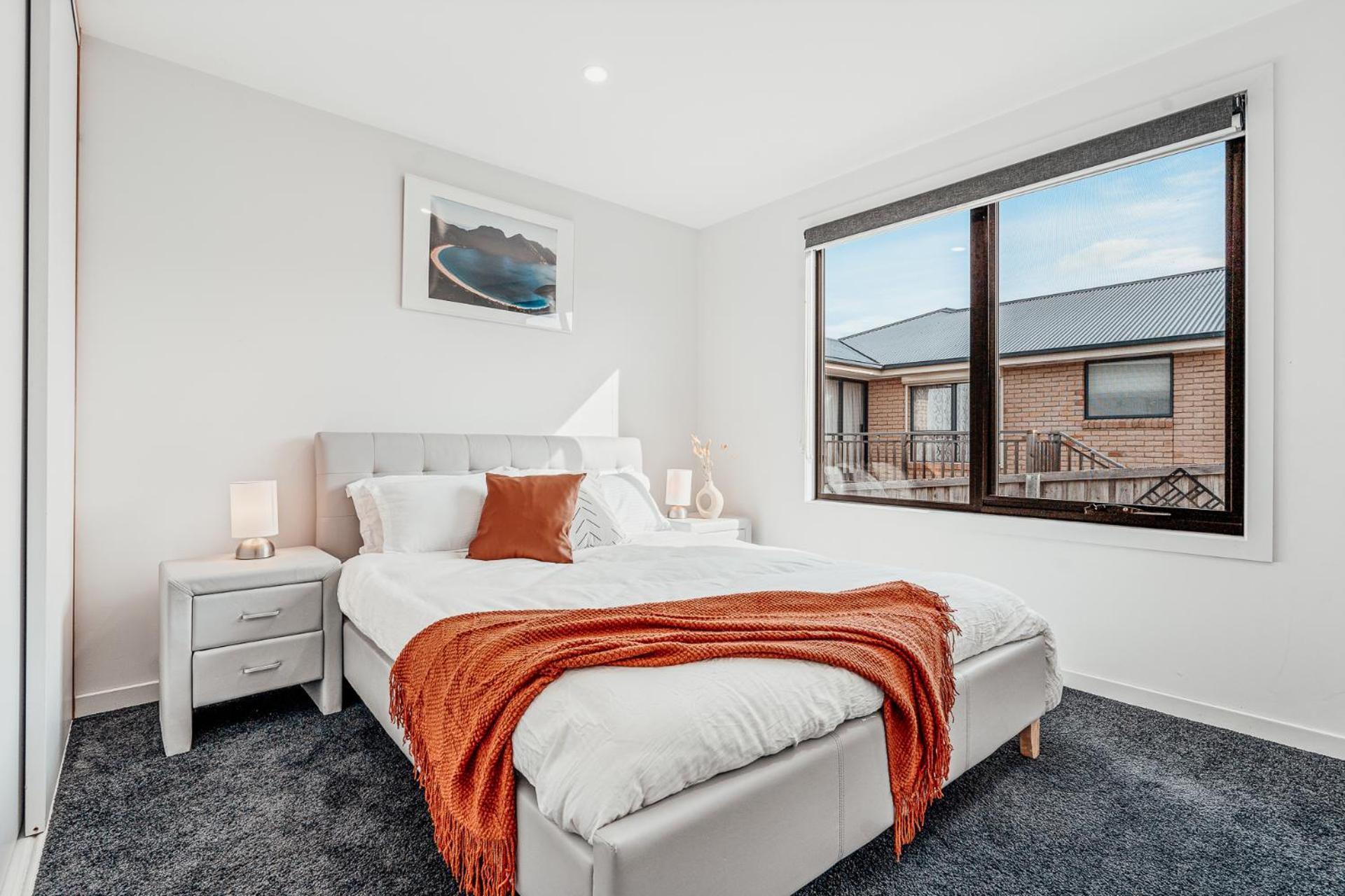 Hobart Luxury Family Home with Spa & Fire Pit, Sleeps 8