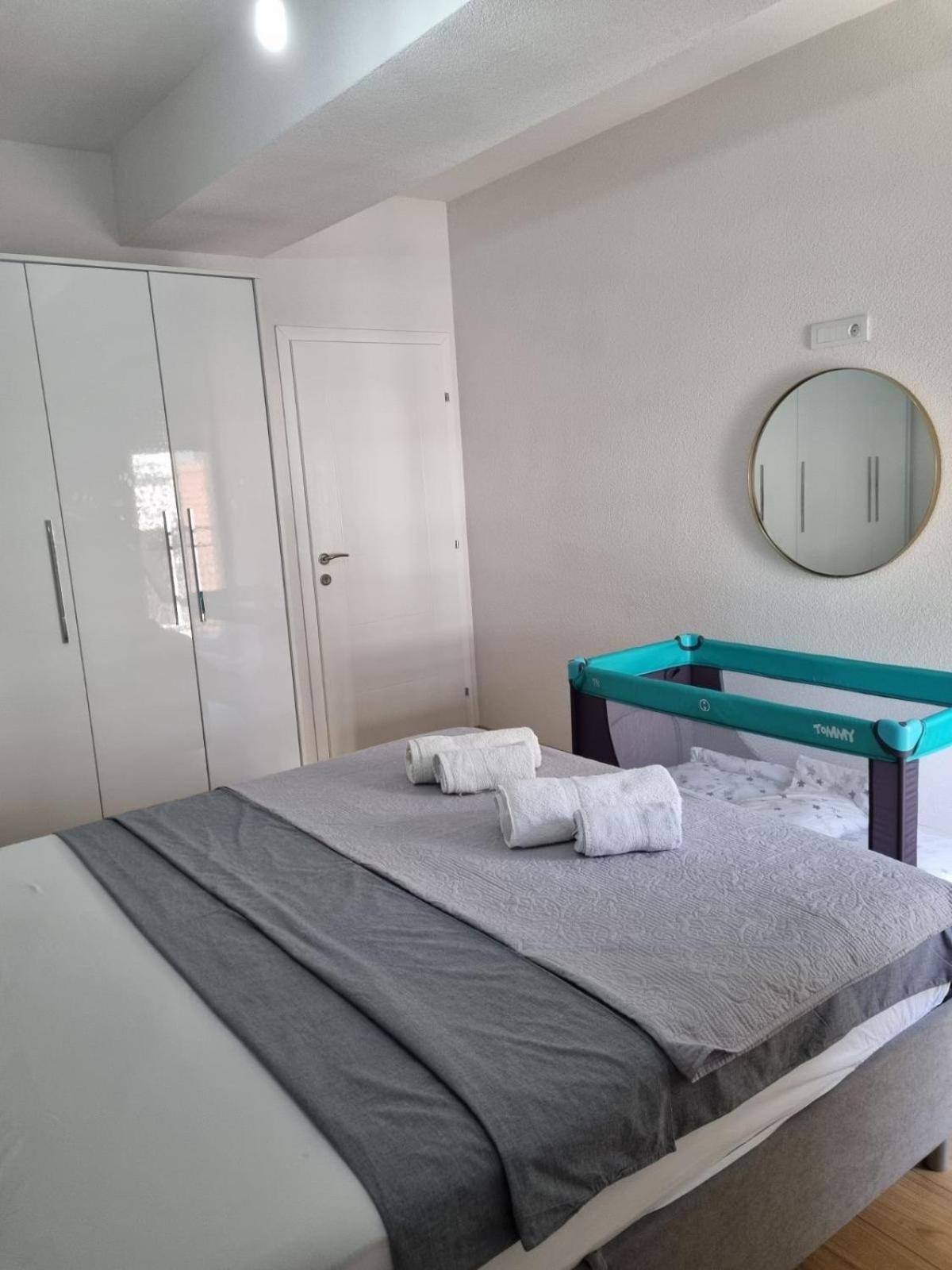 Cozy apartment in Ohrid with free parking view 2