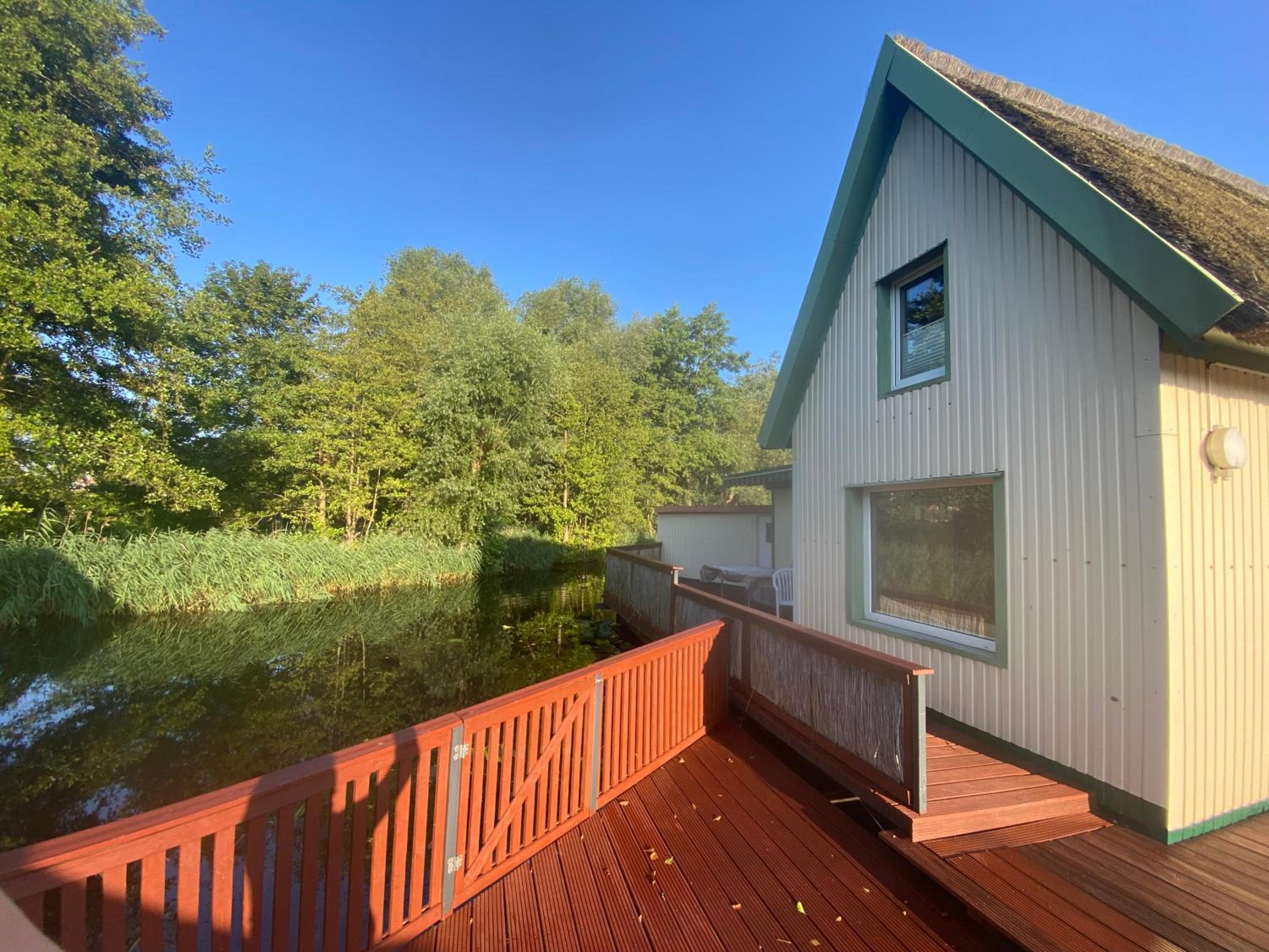 Bootshaus am Inselseekanal
