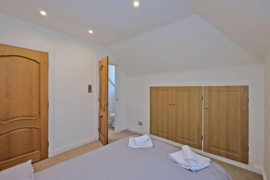 Traditional Stone Farmhouse - Aberdeen West view 3