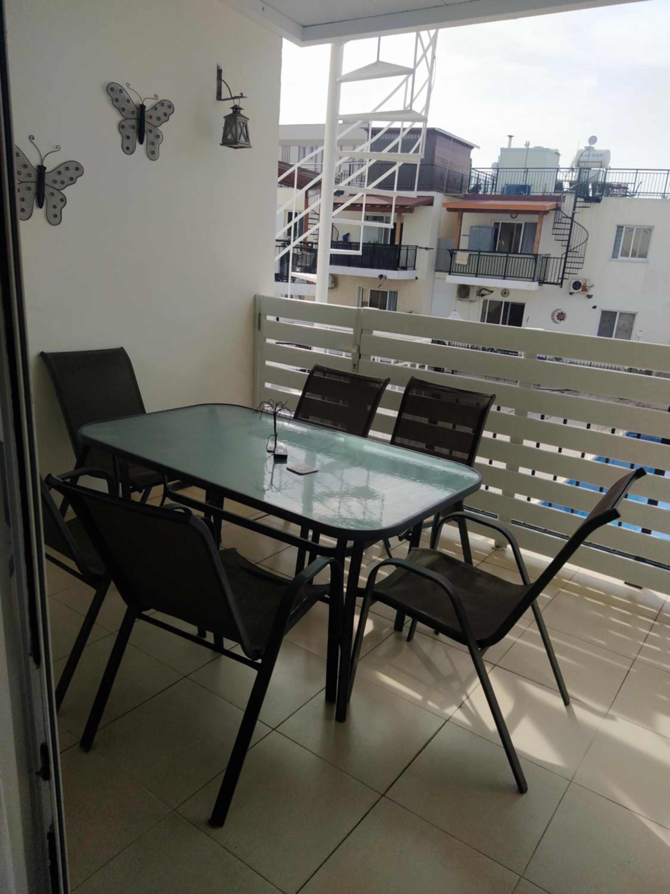 Sunshine spacious apartment view 4
