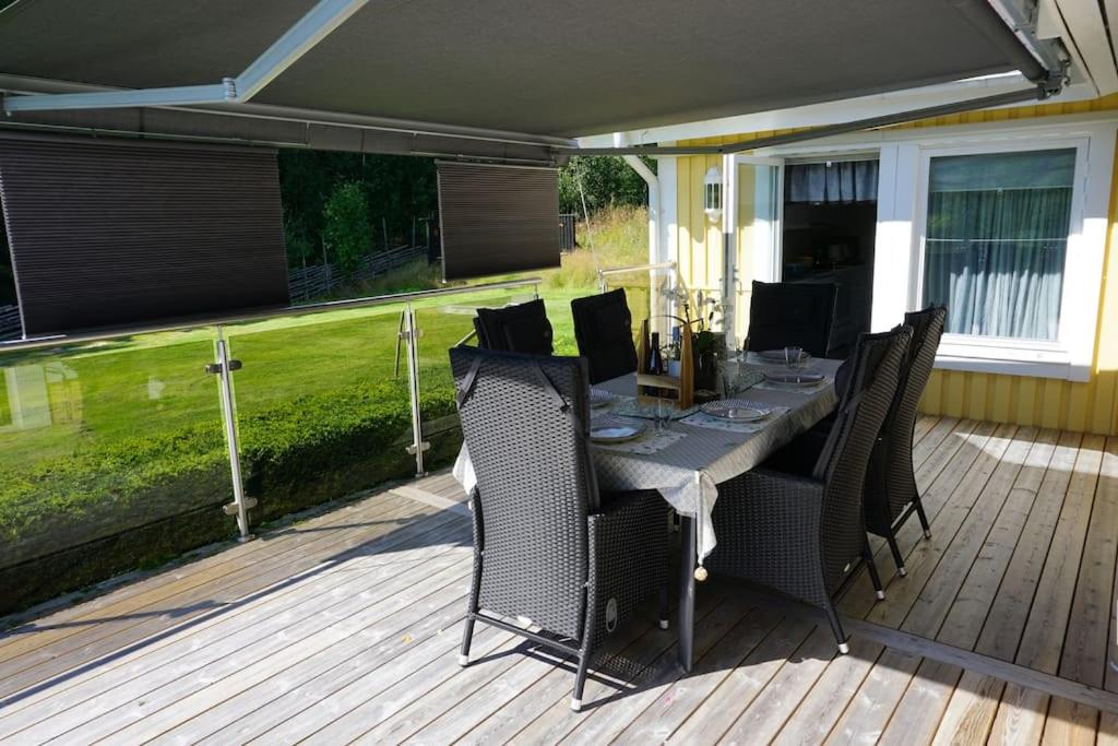Tranquil Lakeside Cottage Retreat i Garpenberg