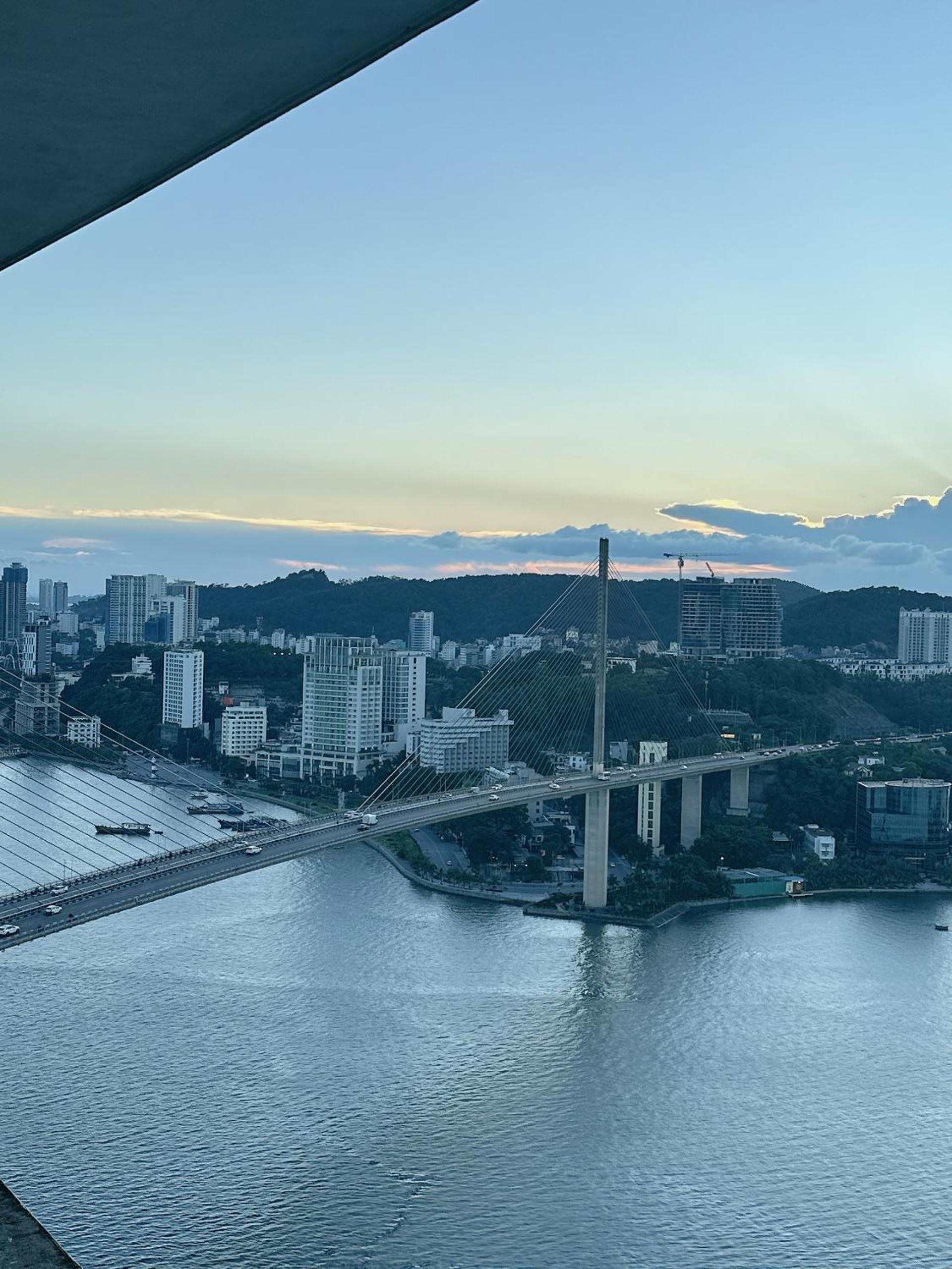 SkyLux 2BR Residence Sea View