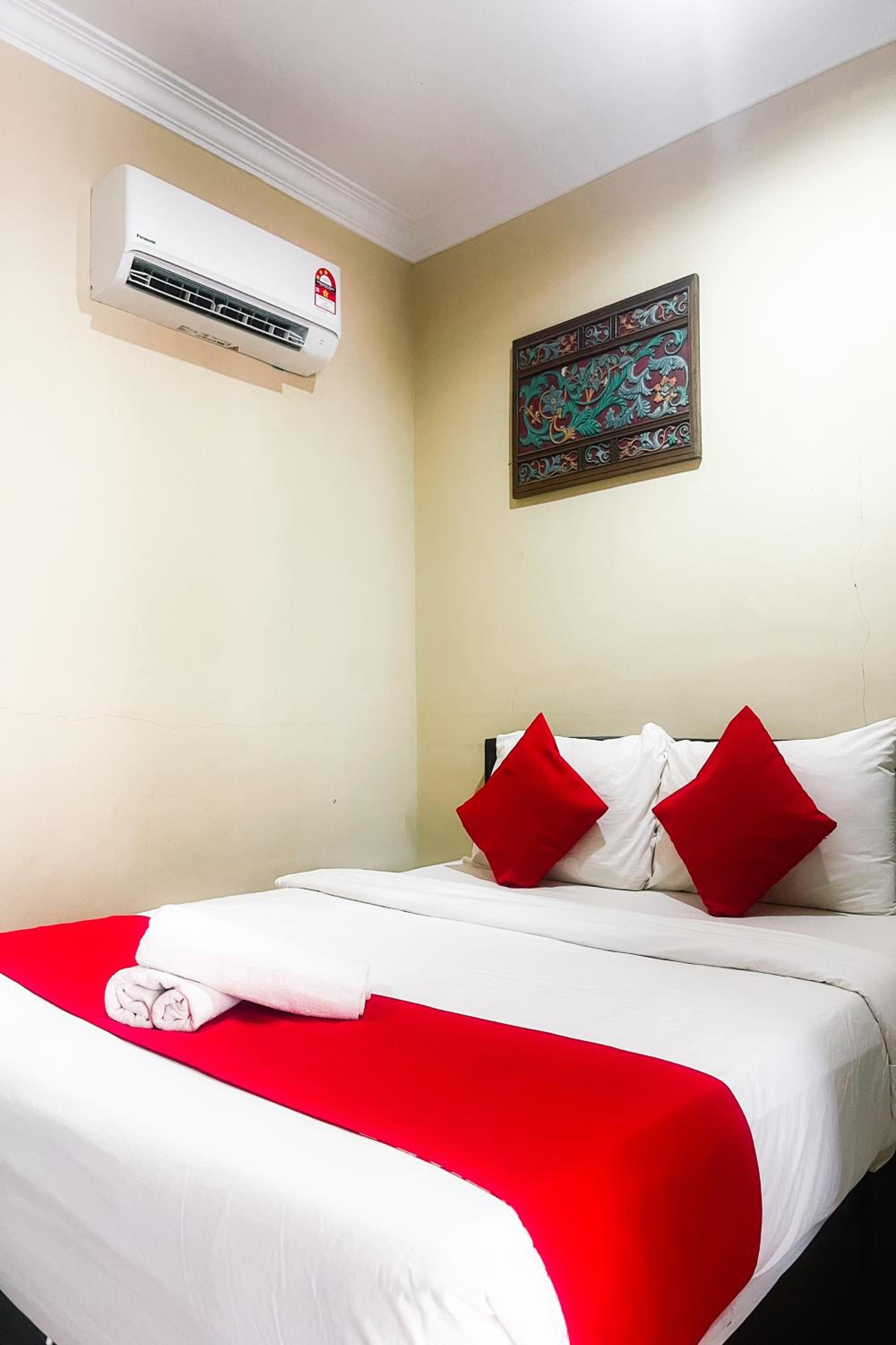 Hotel Langkawi Tok Jah Guest House Pantai Cenang - Image 1