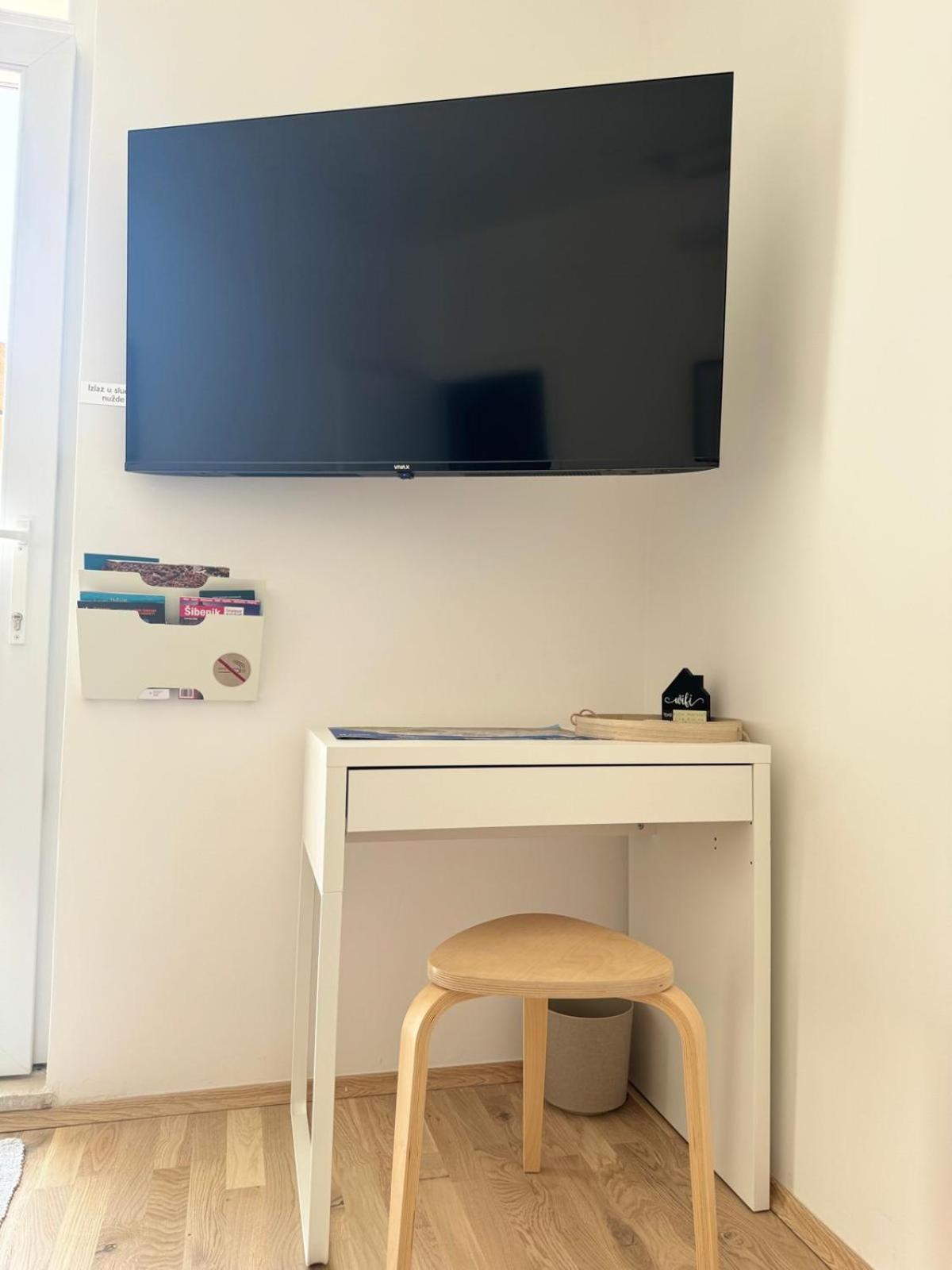 Photo 8