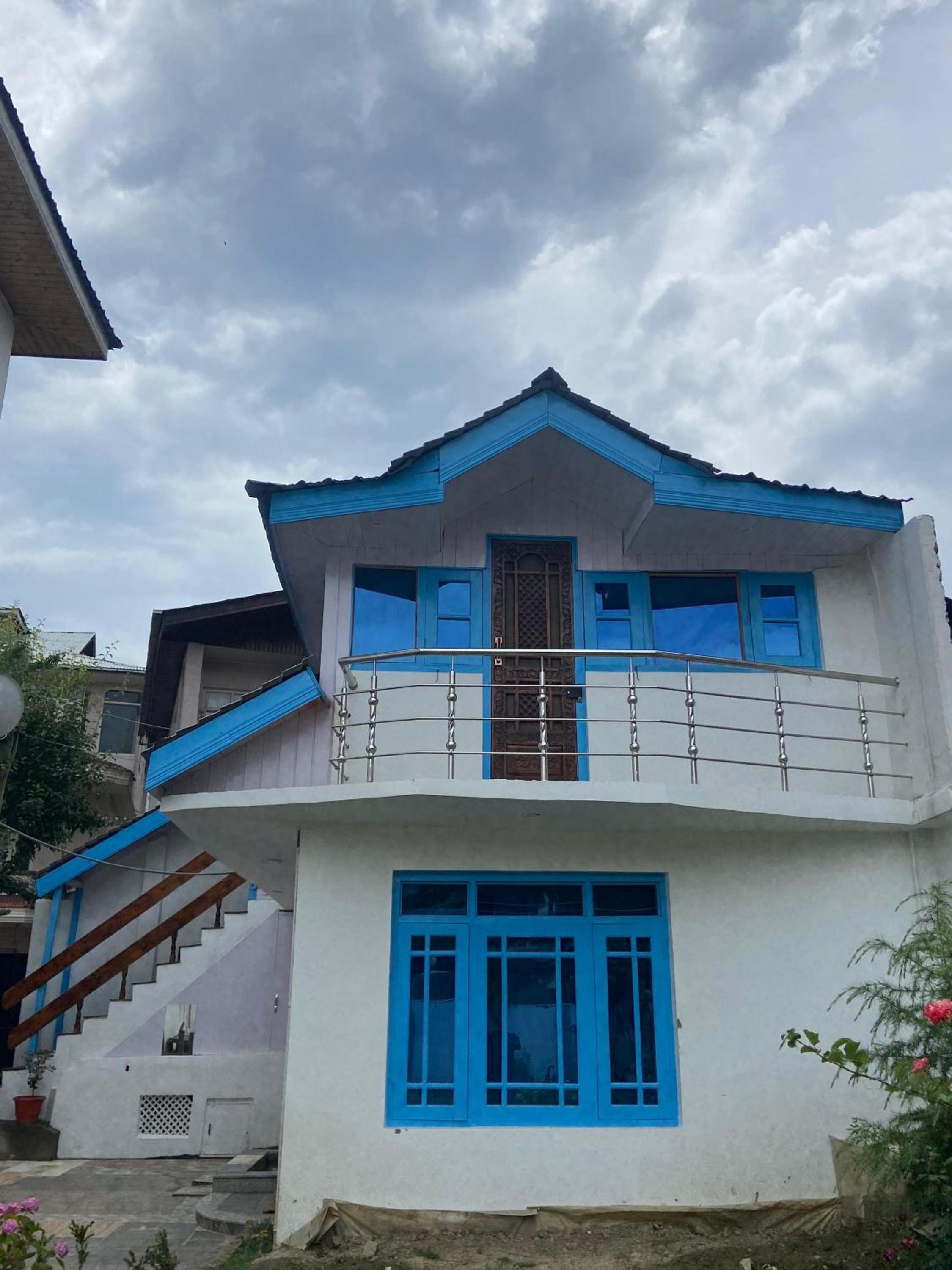 Mattoo Villa and Home Stay