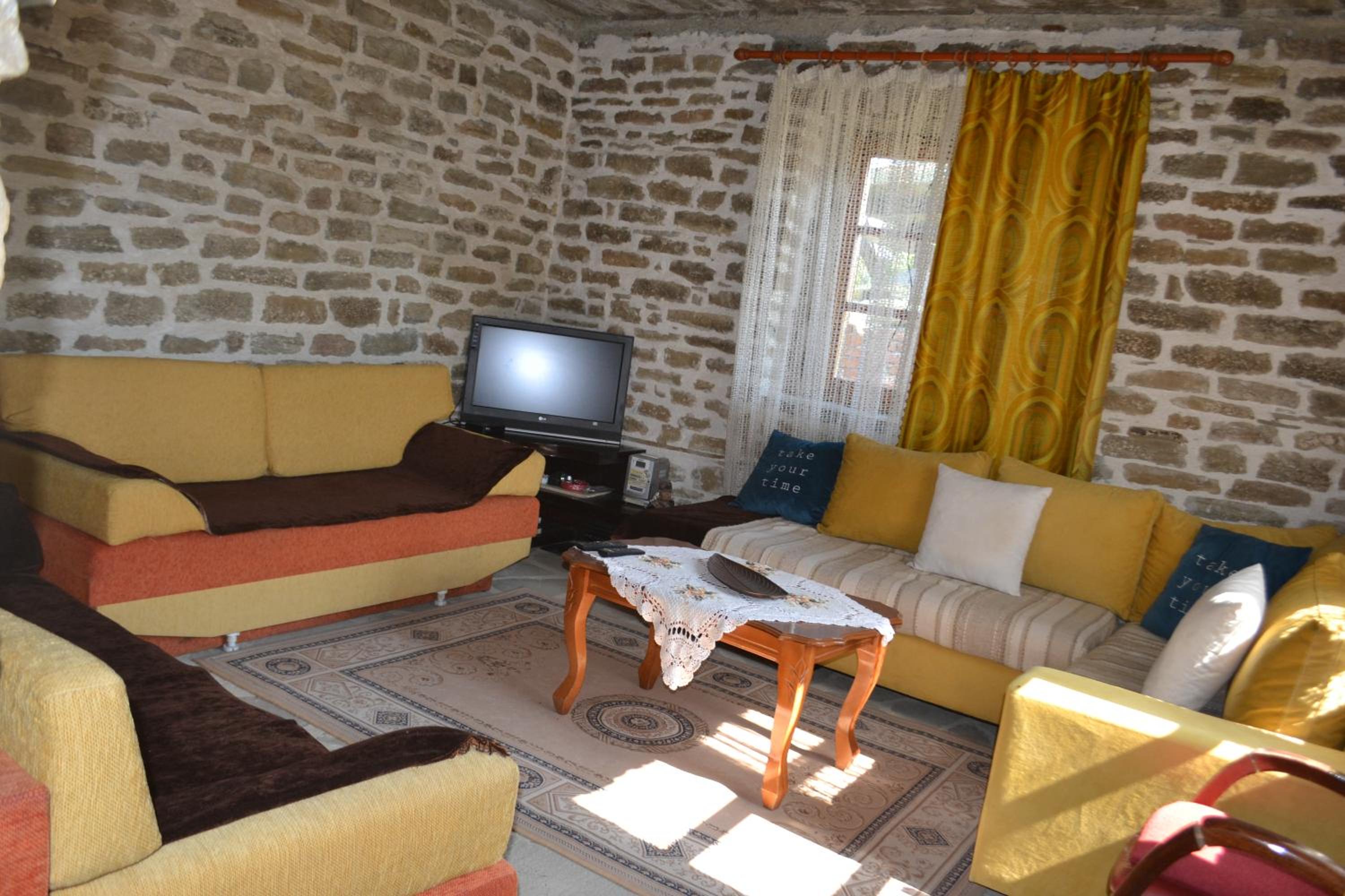 Camping & Guest House Murataj