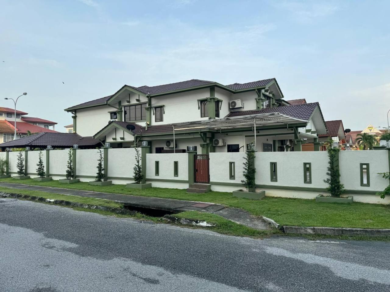 Green Villa Bukit Tinggi#event house#karaokeroom#swimmingpool view 4