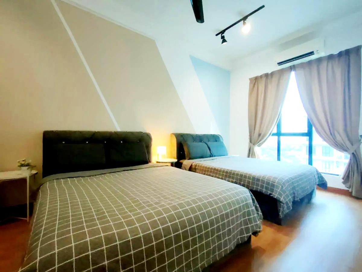 Beside Paradigm Mall shop & gathering 4BR