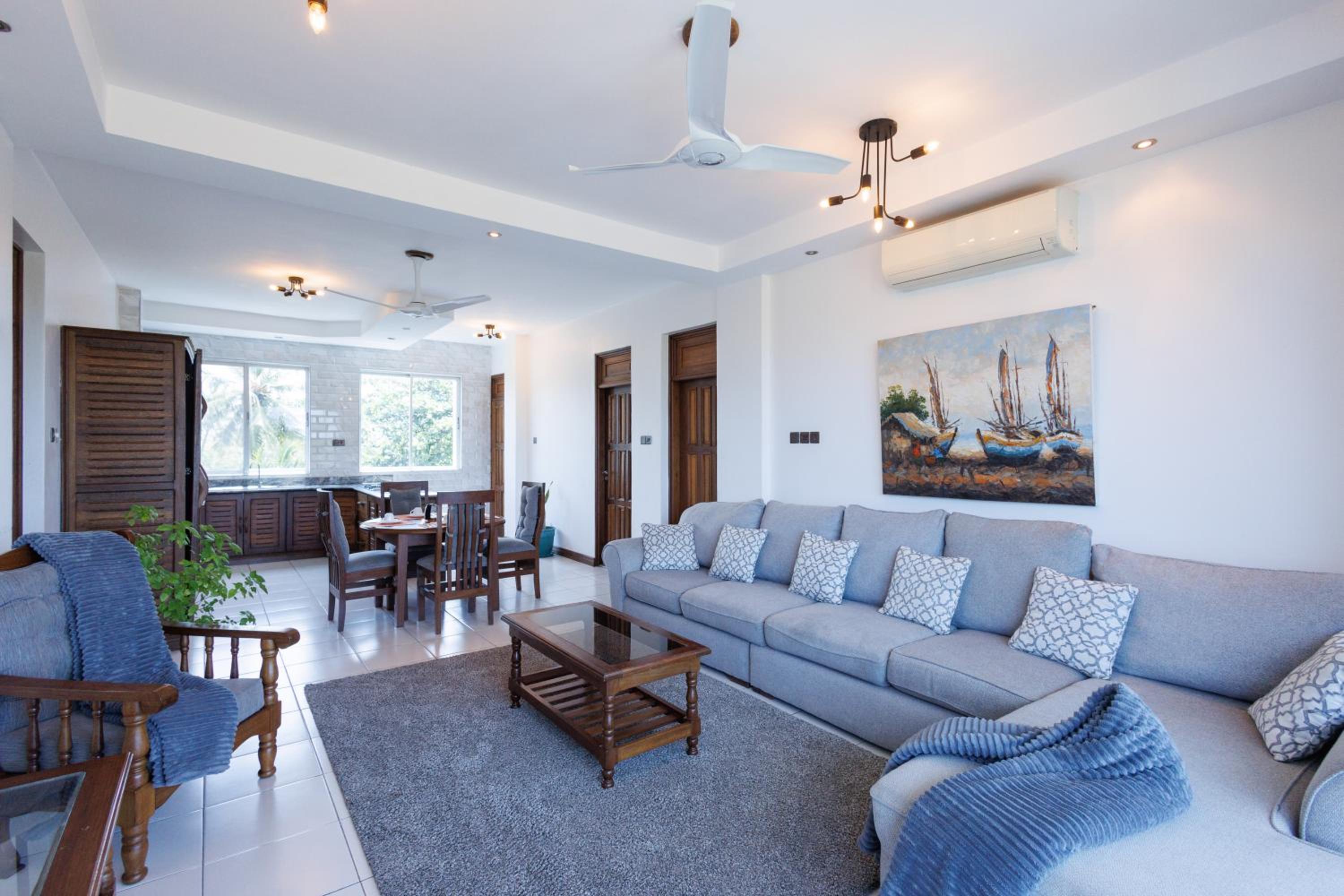Beachfront Luxurious Apartment