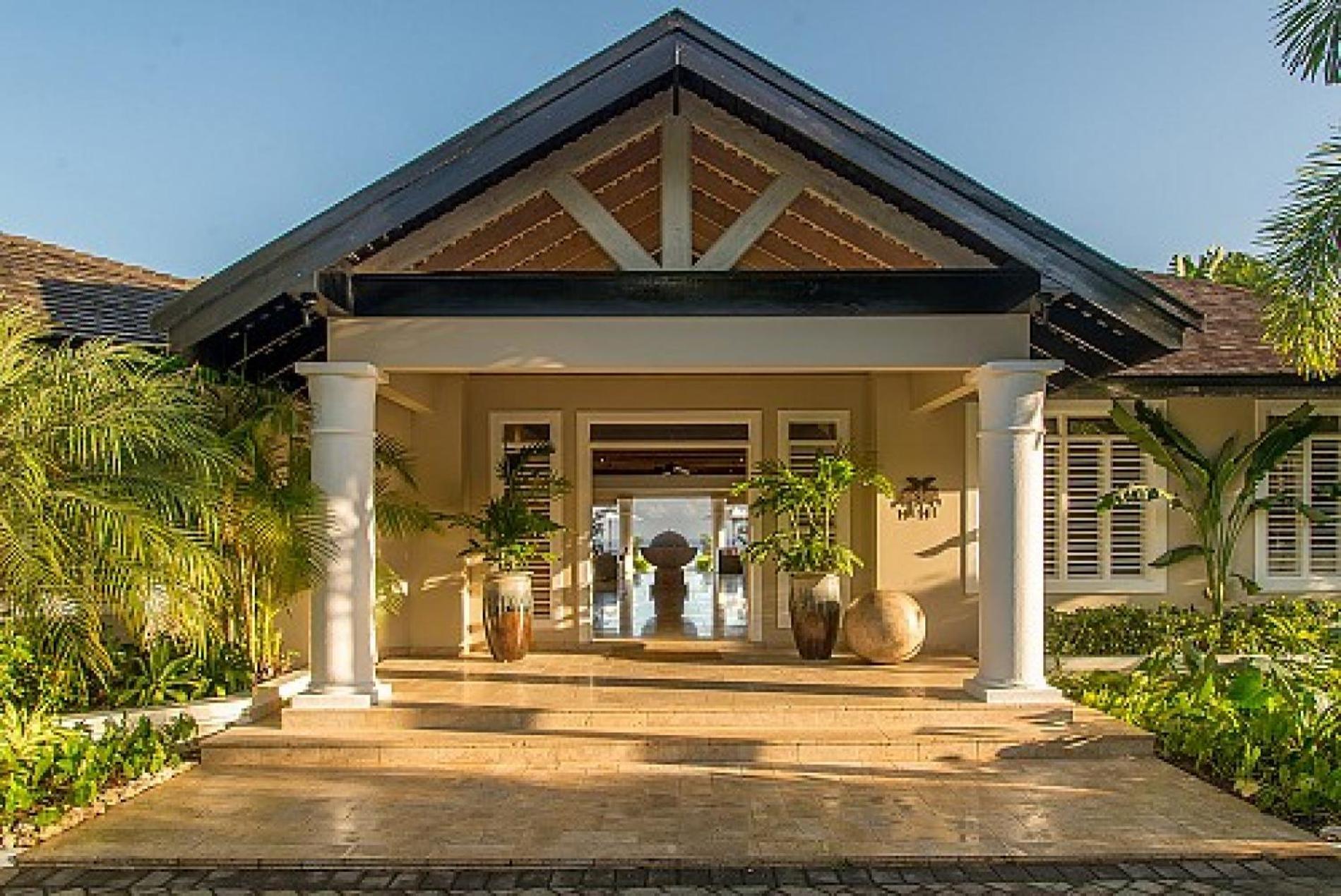 Beautiful 7 Bedroom Harmony Hill Villa