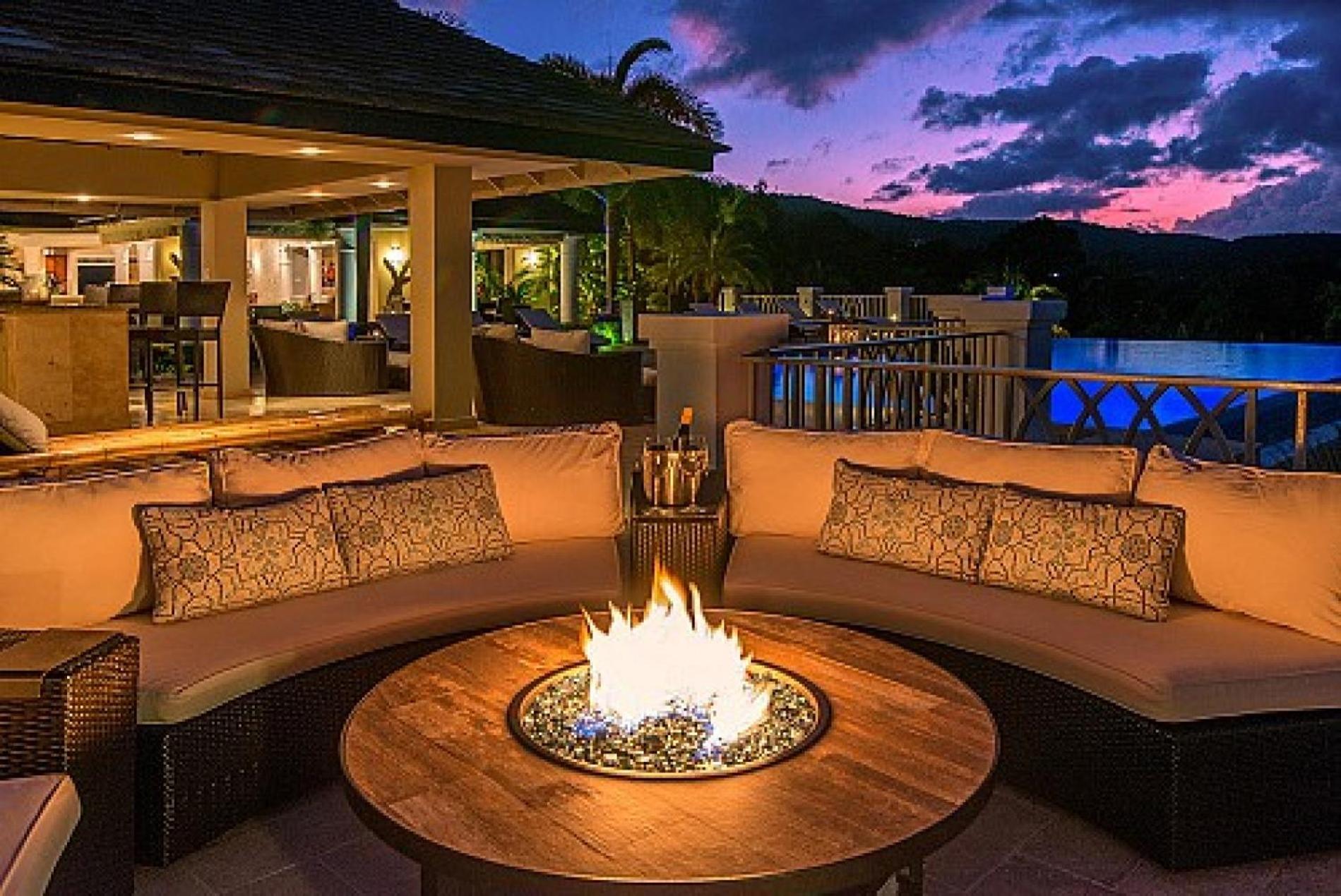 Beautiful 7 Bedroom Harmony Hill Villa