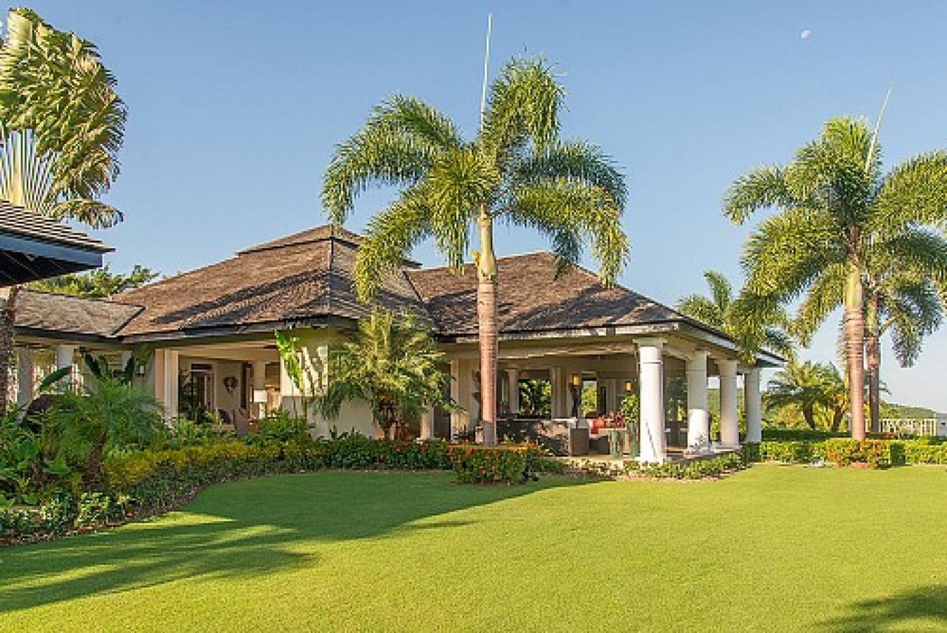 Beautiful 7 Bedroom Harmony Hill Villa