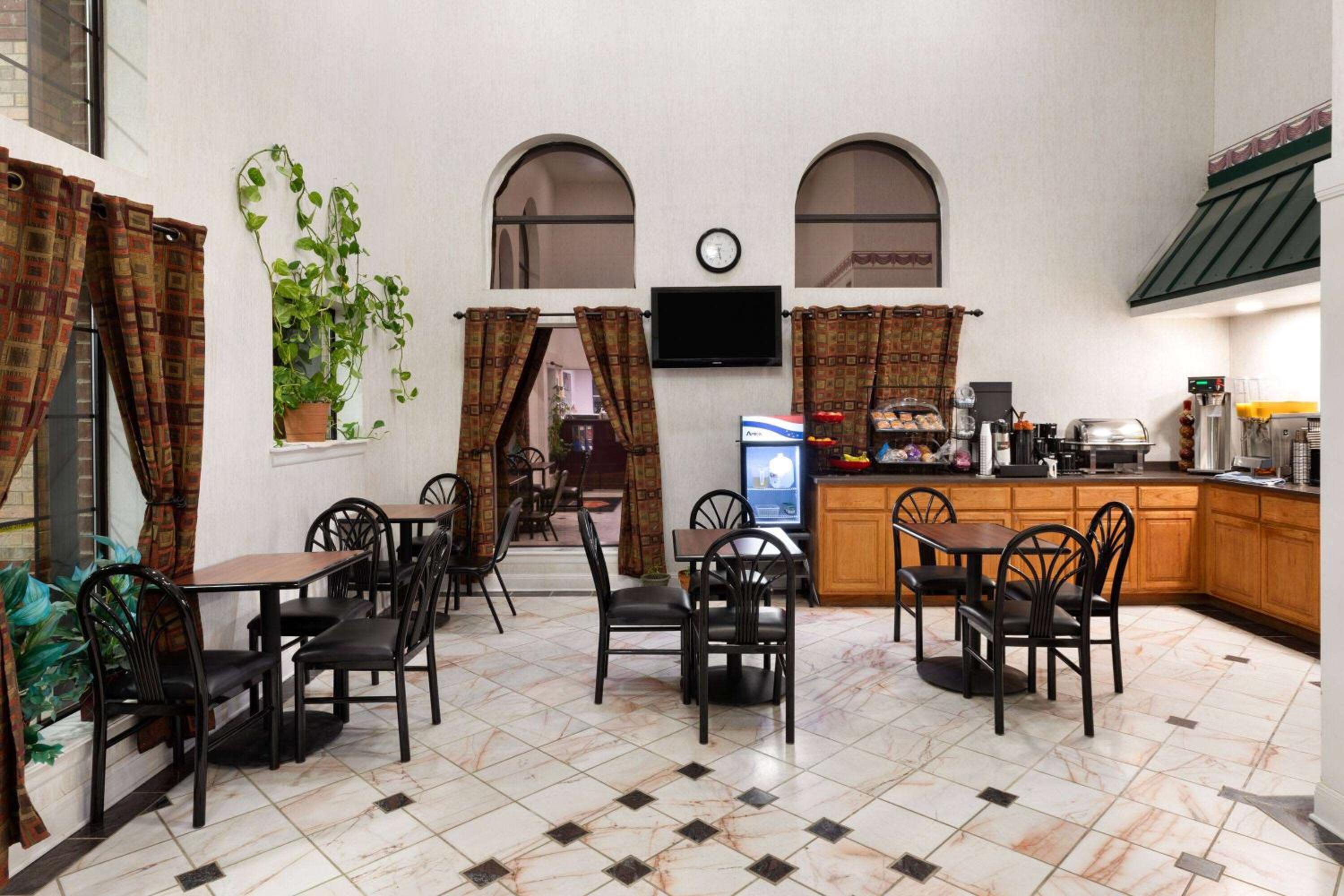 Ramada Limited San Angelo view 3