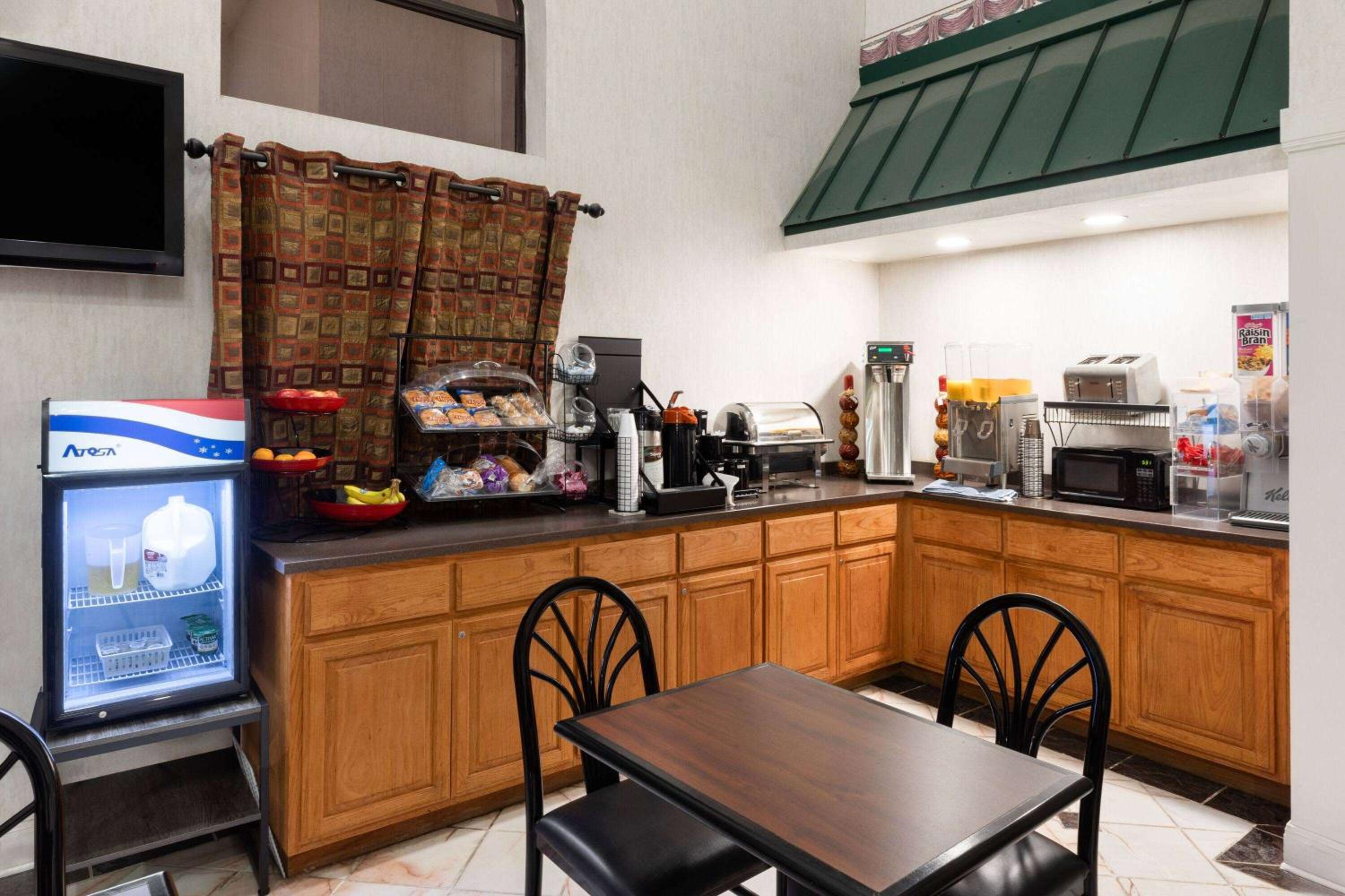 Ramada Limited San Angelo view 4