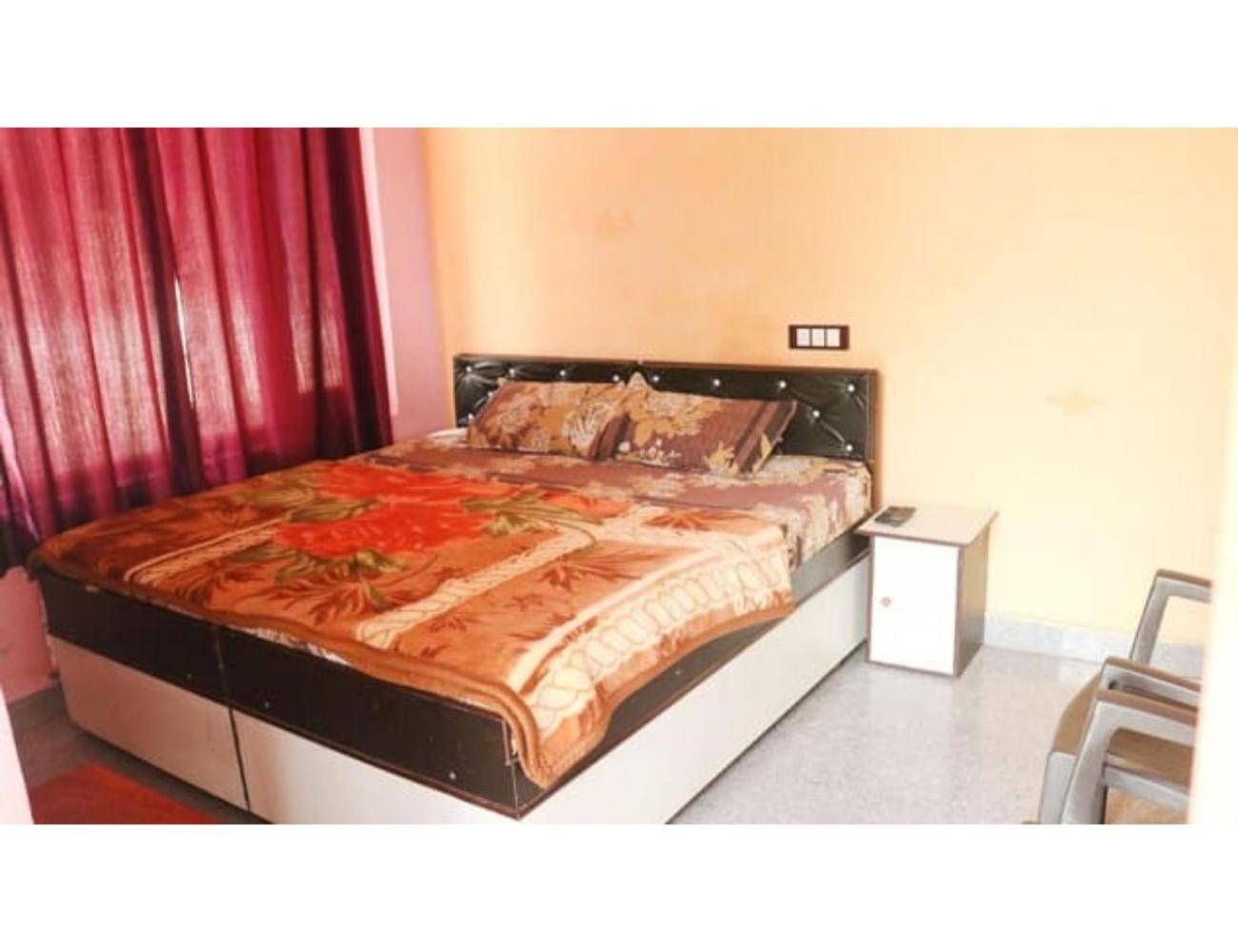 Hotel Morya, Kareri