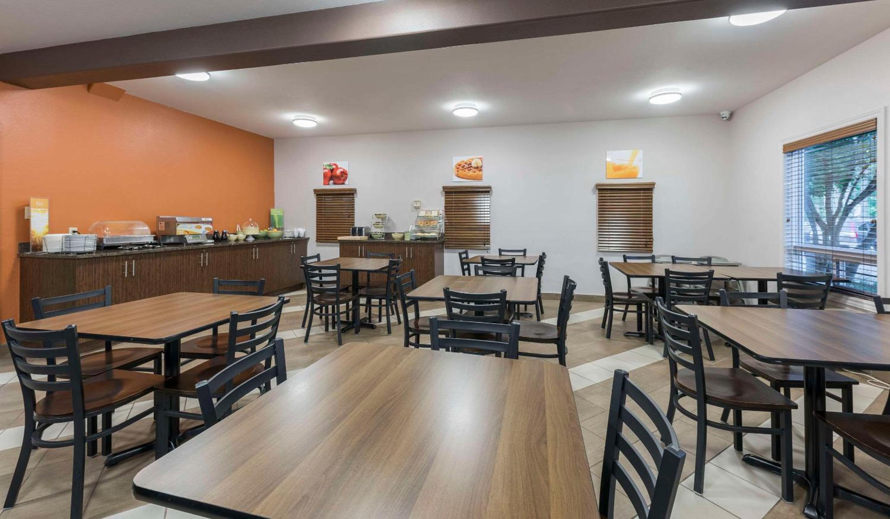 Quality Inn Airport