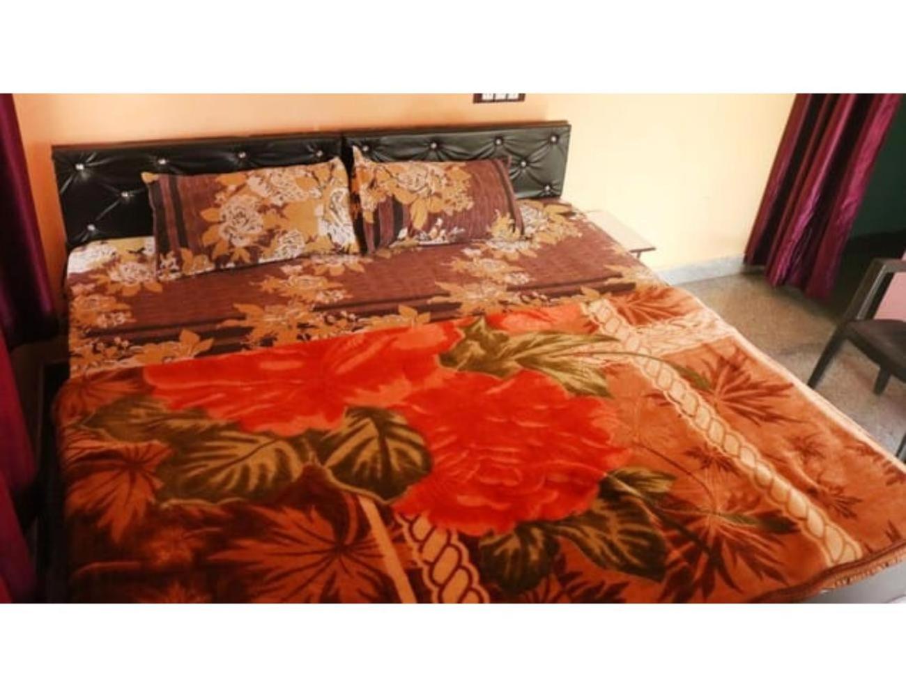 Hotel Morya, Kareri