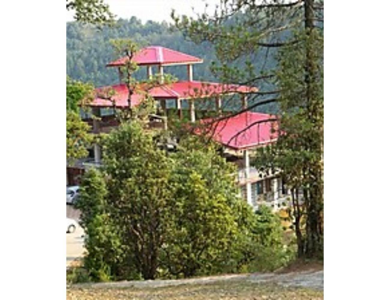 Hotel Morya, Kareri