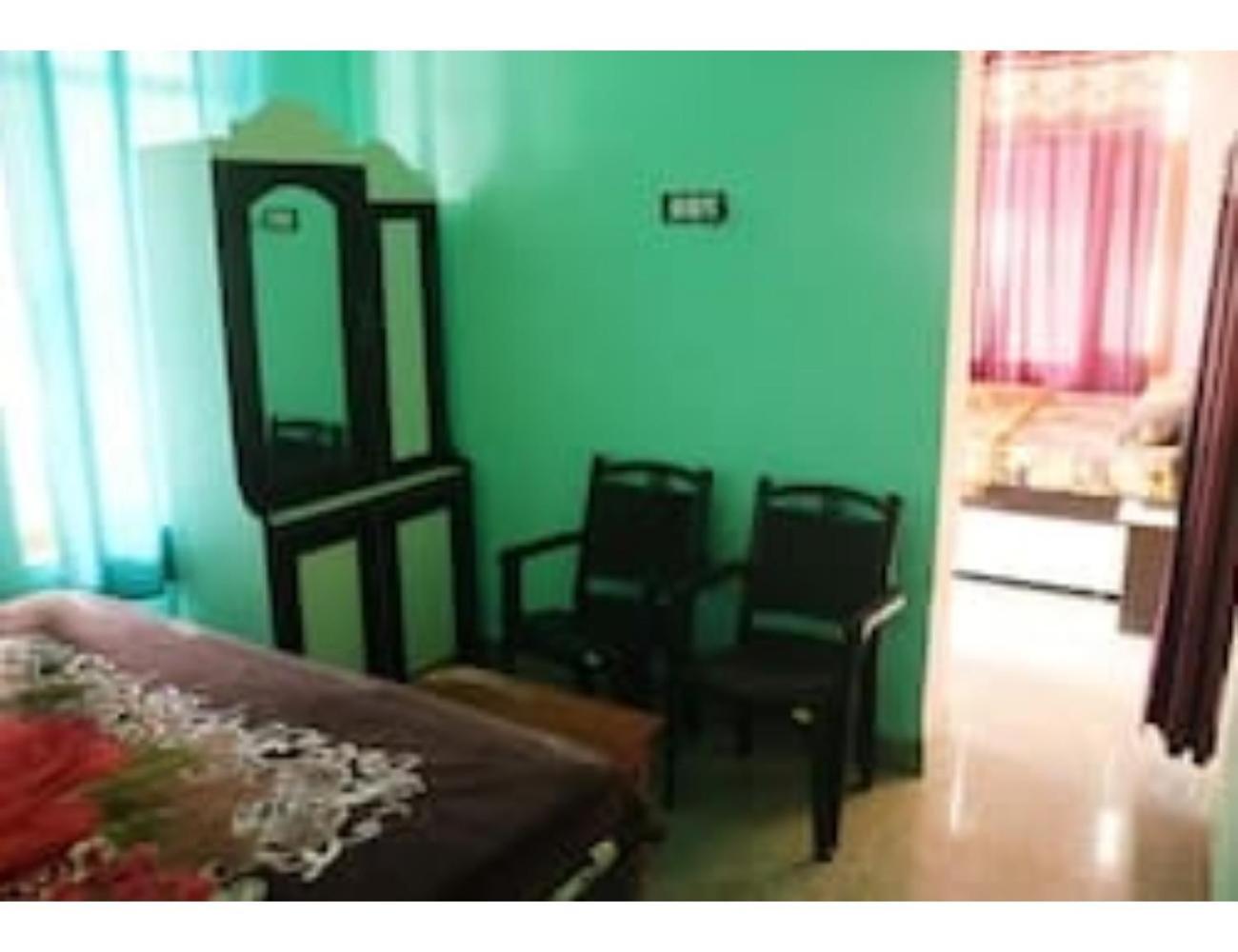 Hotel Morya, Kareri