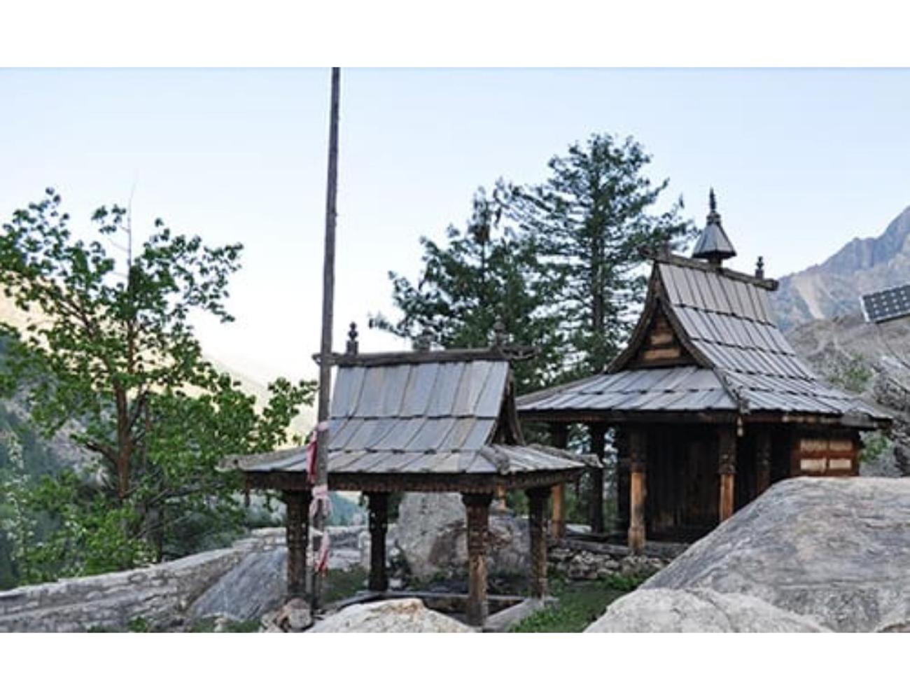 Hotel Morya, Kareri