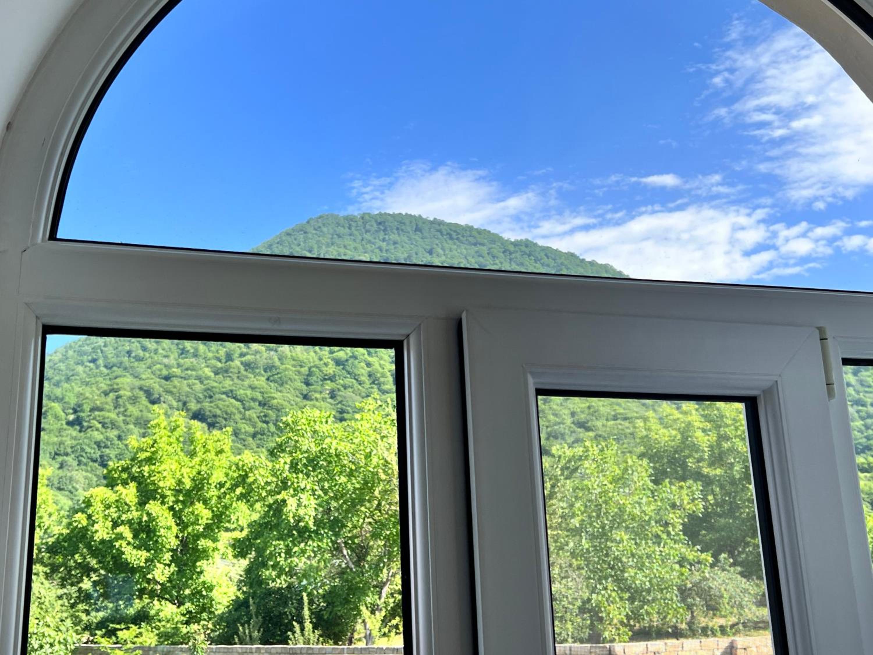 Villa Mountain View and Riverside